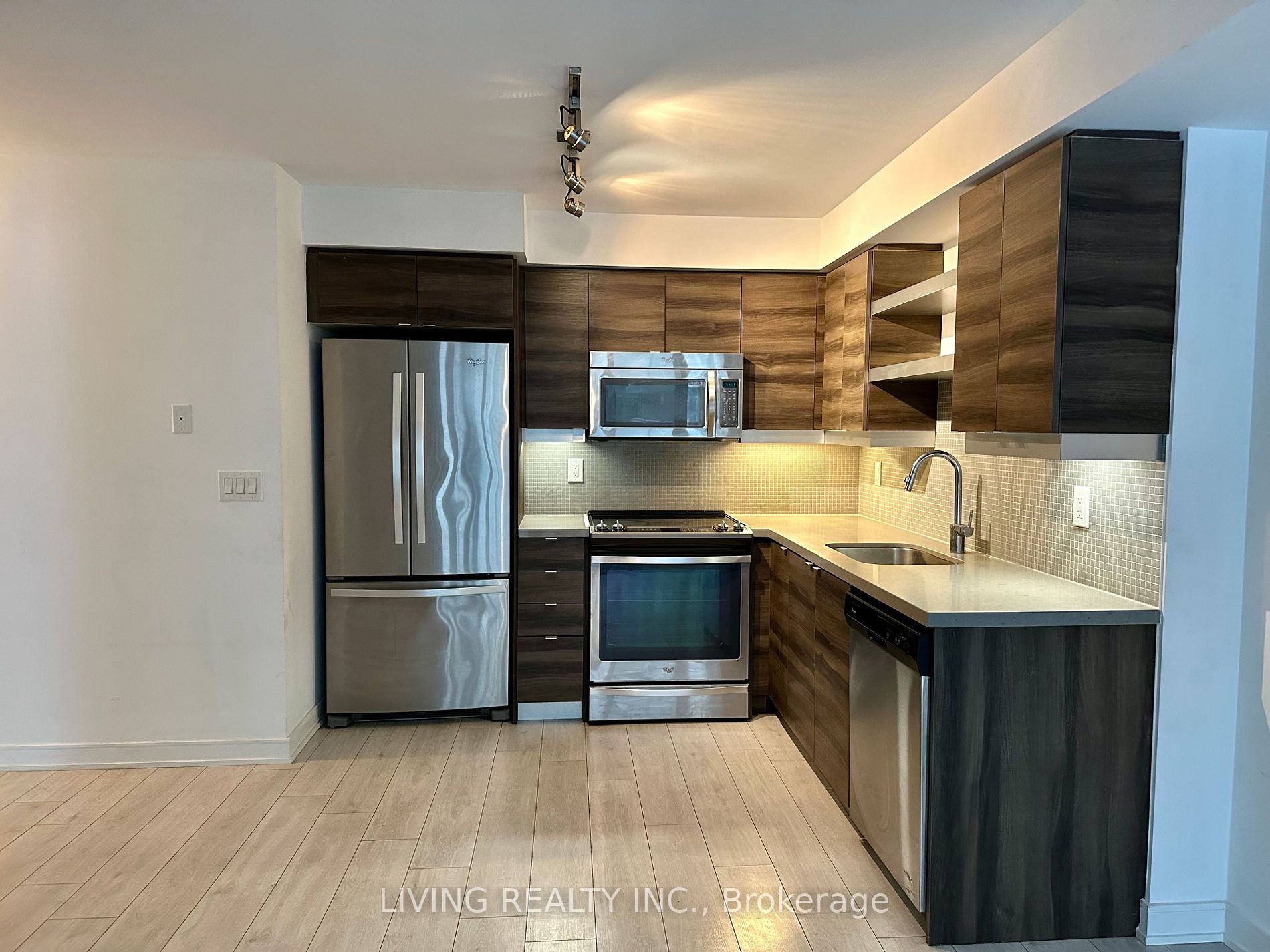 525 Adelaide St W, #502