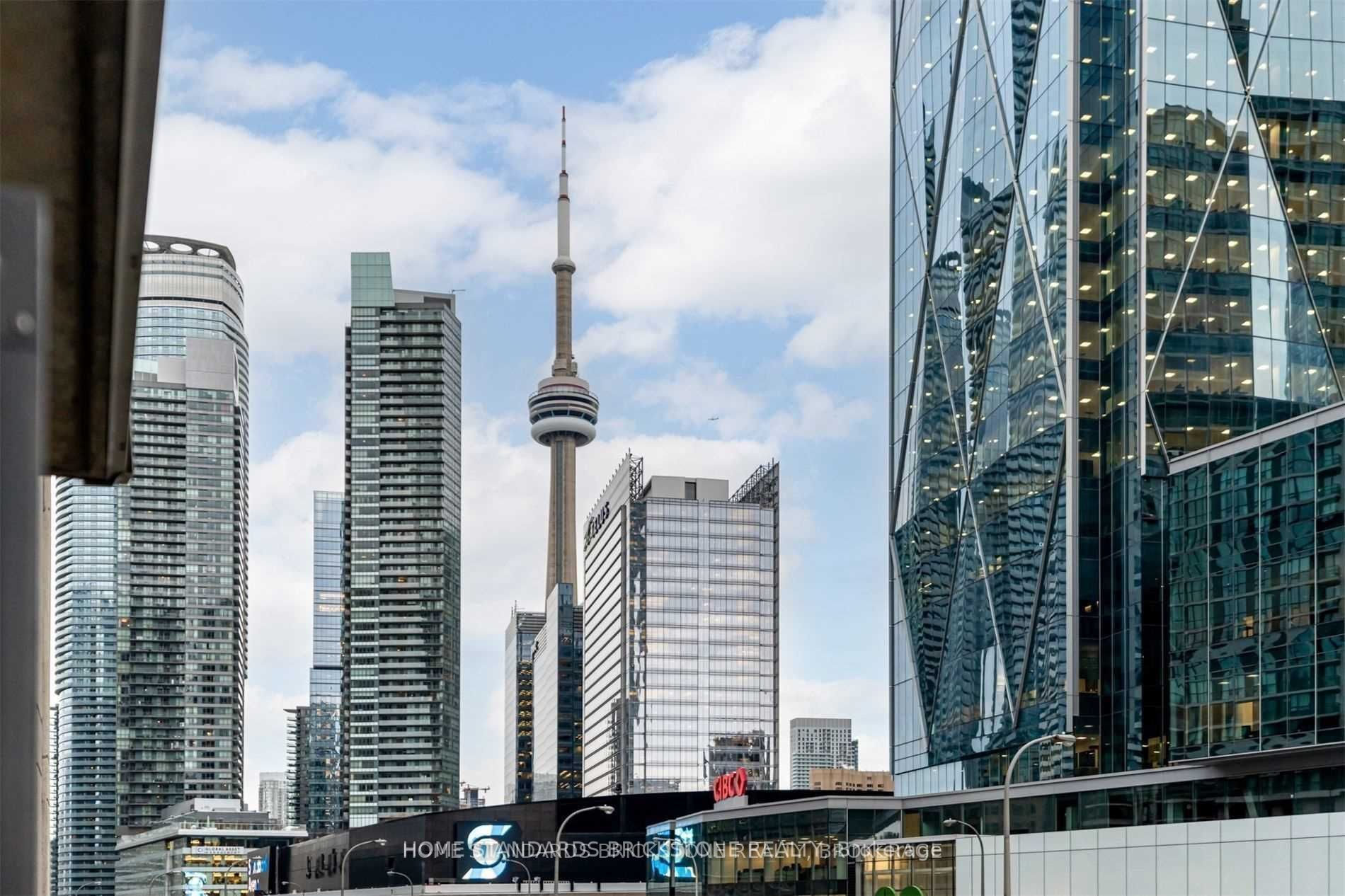 16 Yonge St, #3110