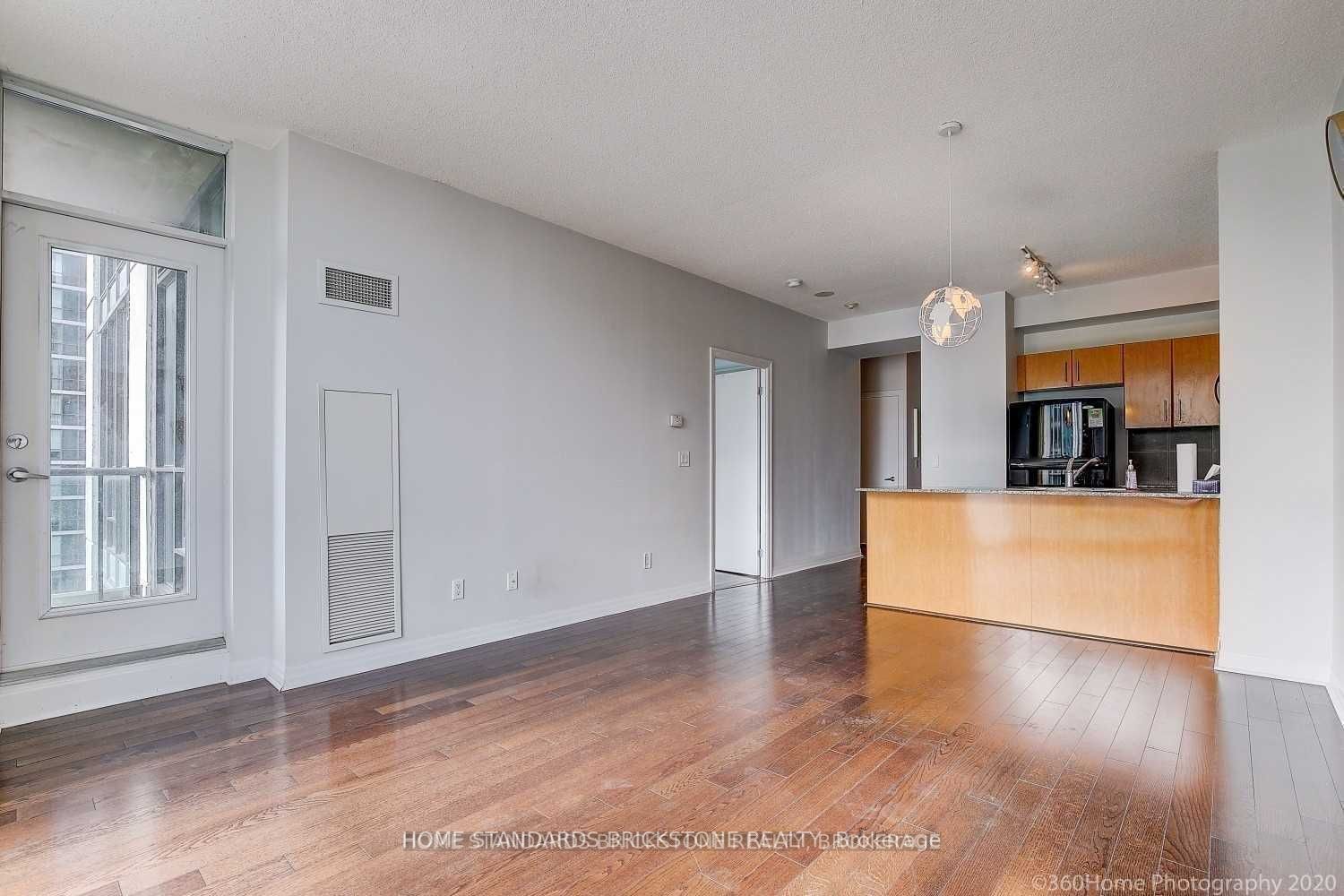 16 Yonge St, #3110