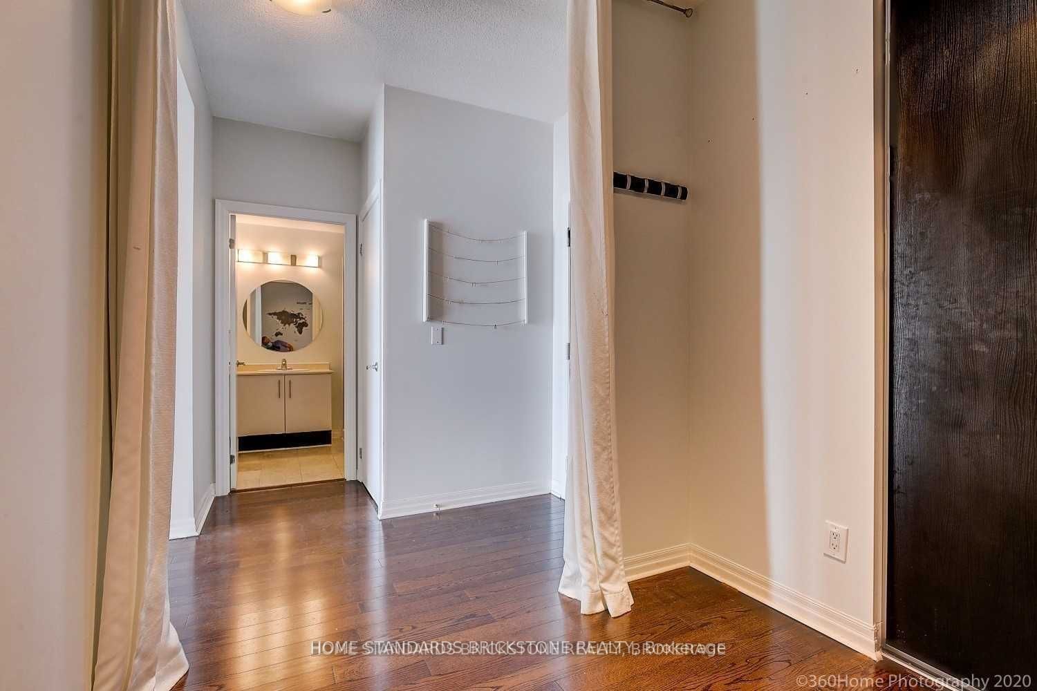 16 Yonge St, #3110