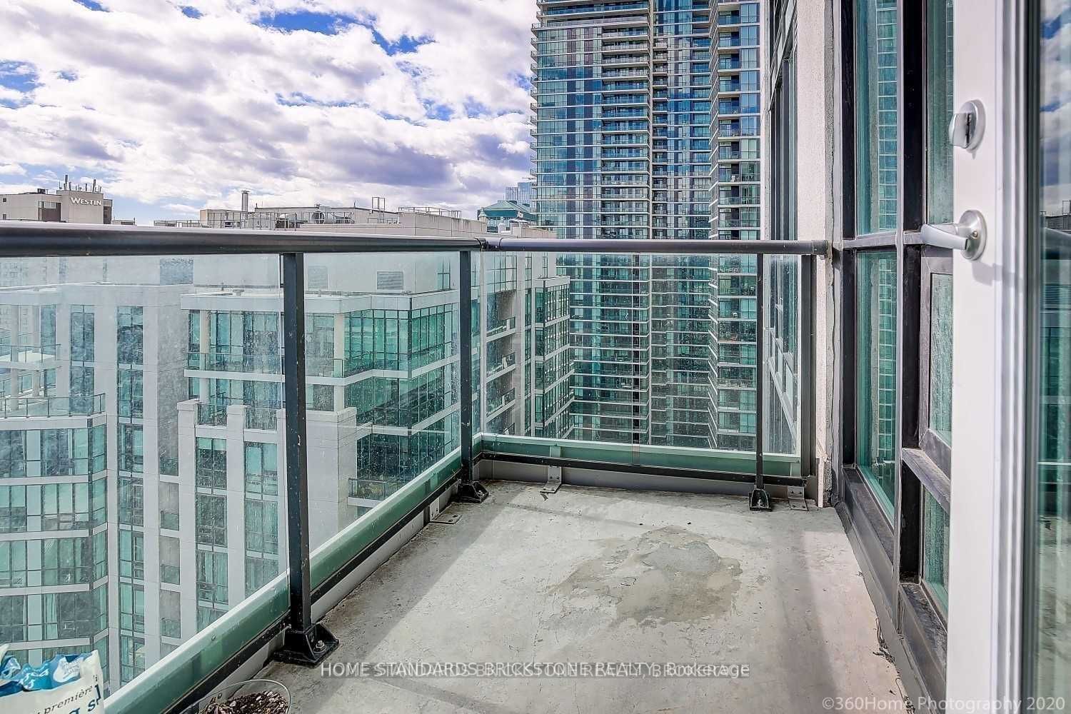16 Yonge St, #3110