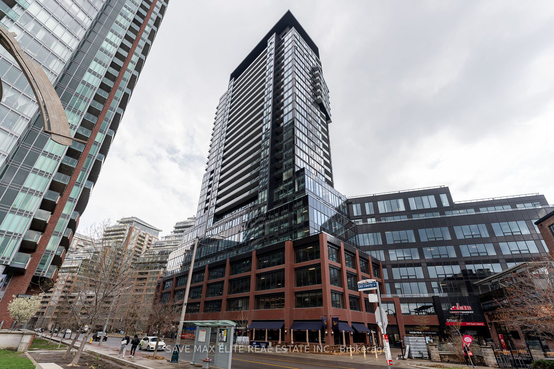 135 East Liberty St, #1202