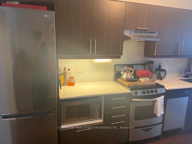 320 Richmond St E, #208