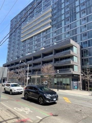 320 Richmond St E, #208