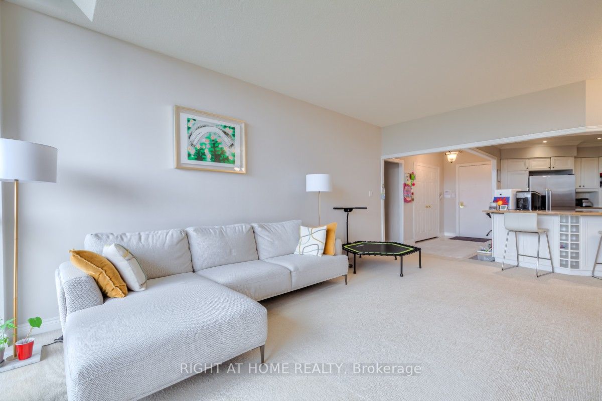3181 Bayview Ave, #Ph17