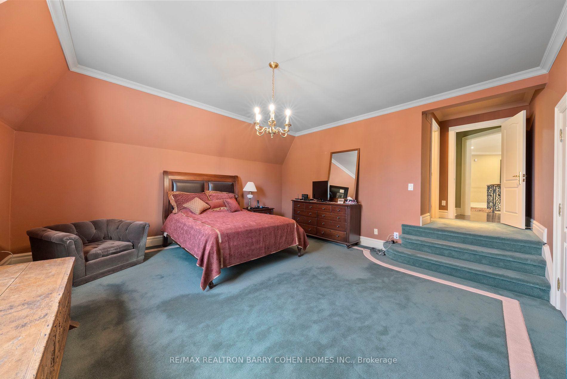 62 Arjay Crescent