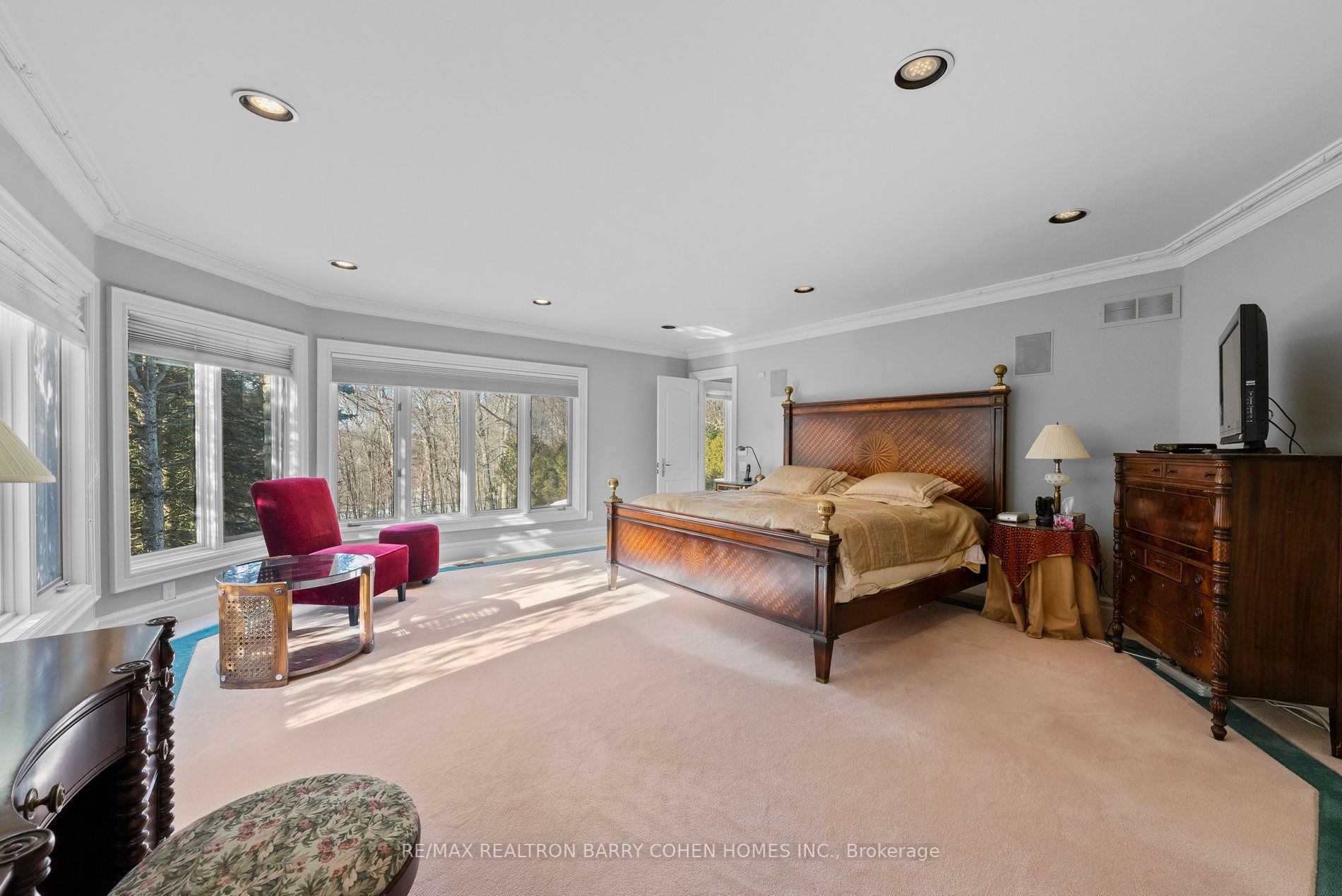 62 Arjay Crescent