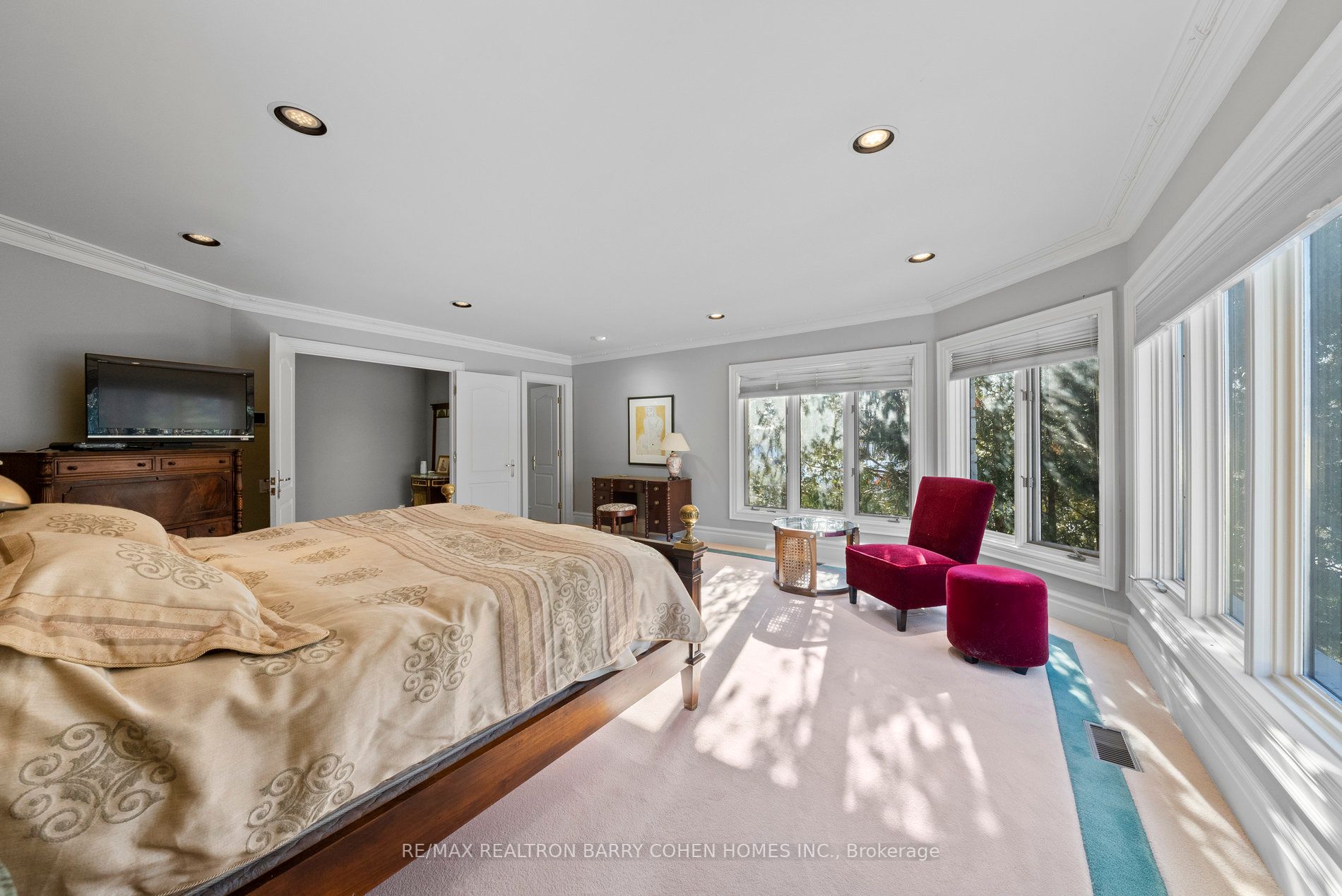 62 Arjay Crescent