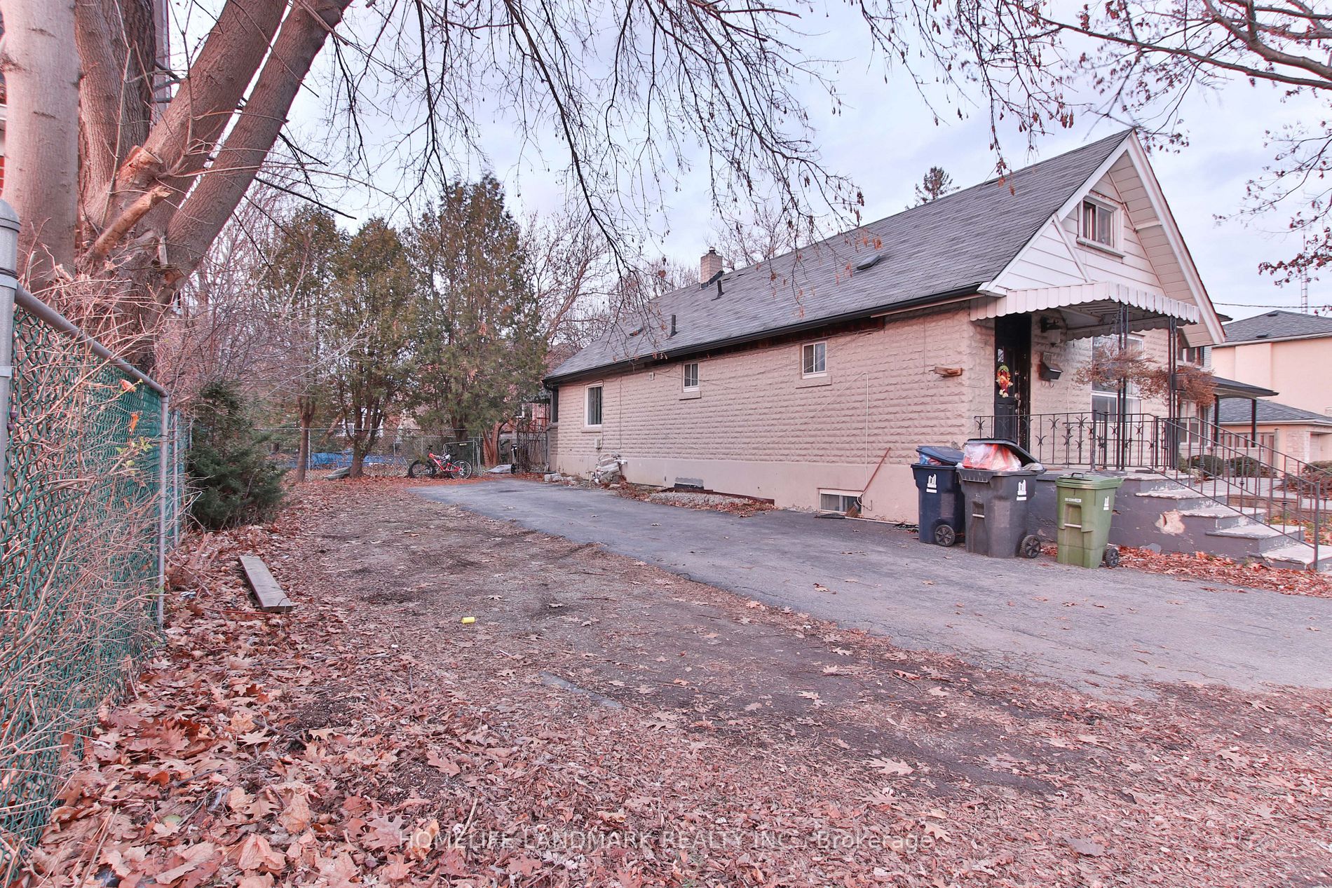 360B Lawrence Ave W