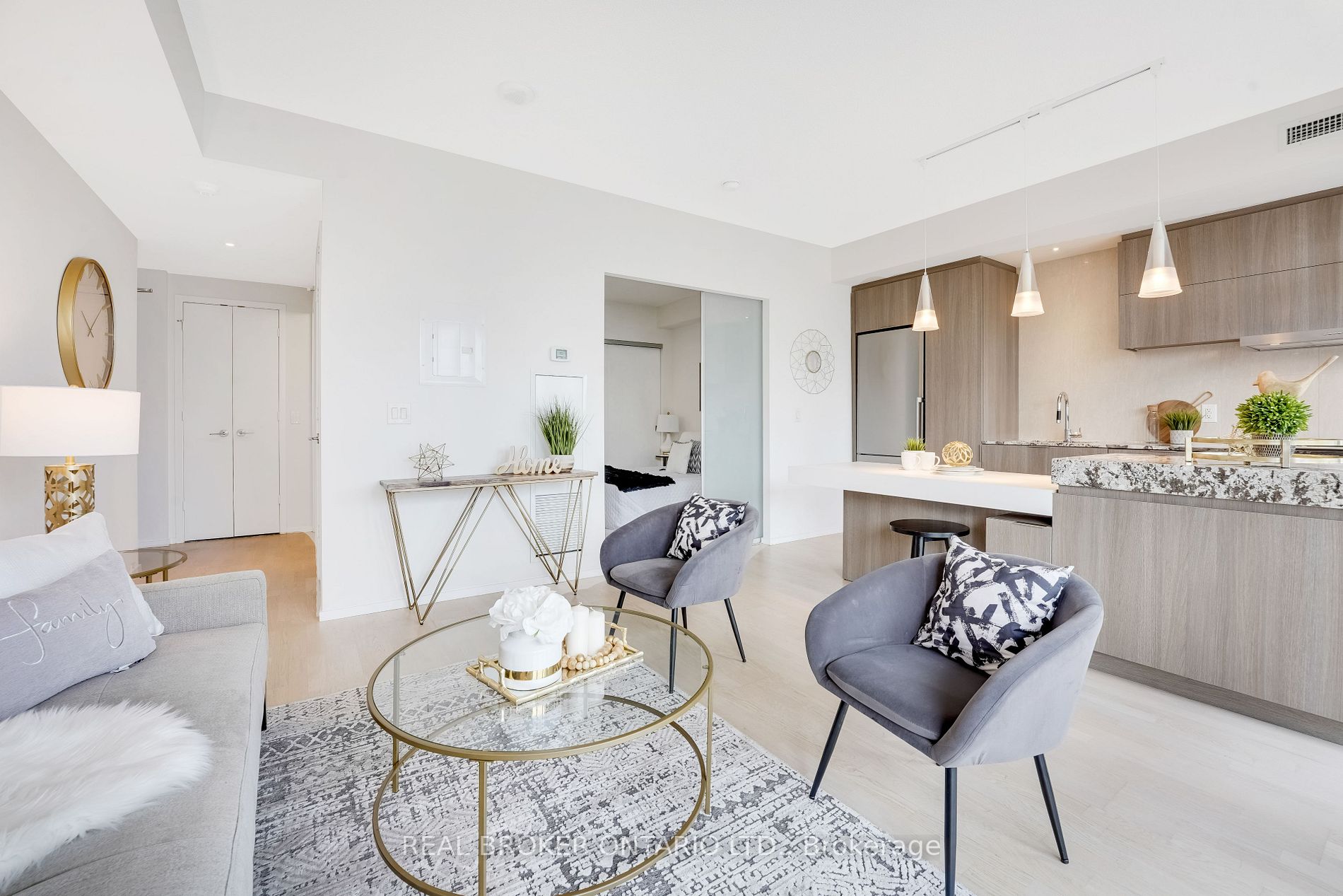 101 Charles St E, #2005