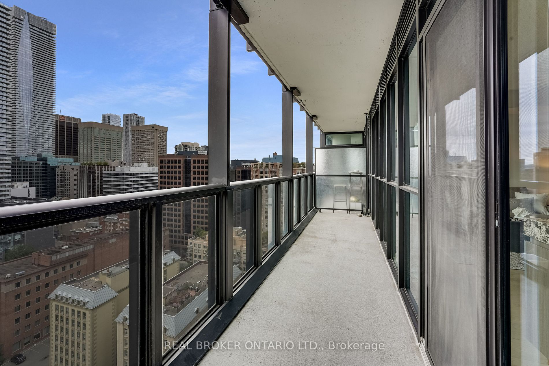 101 Charles St E, #2005