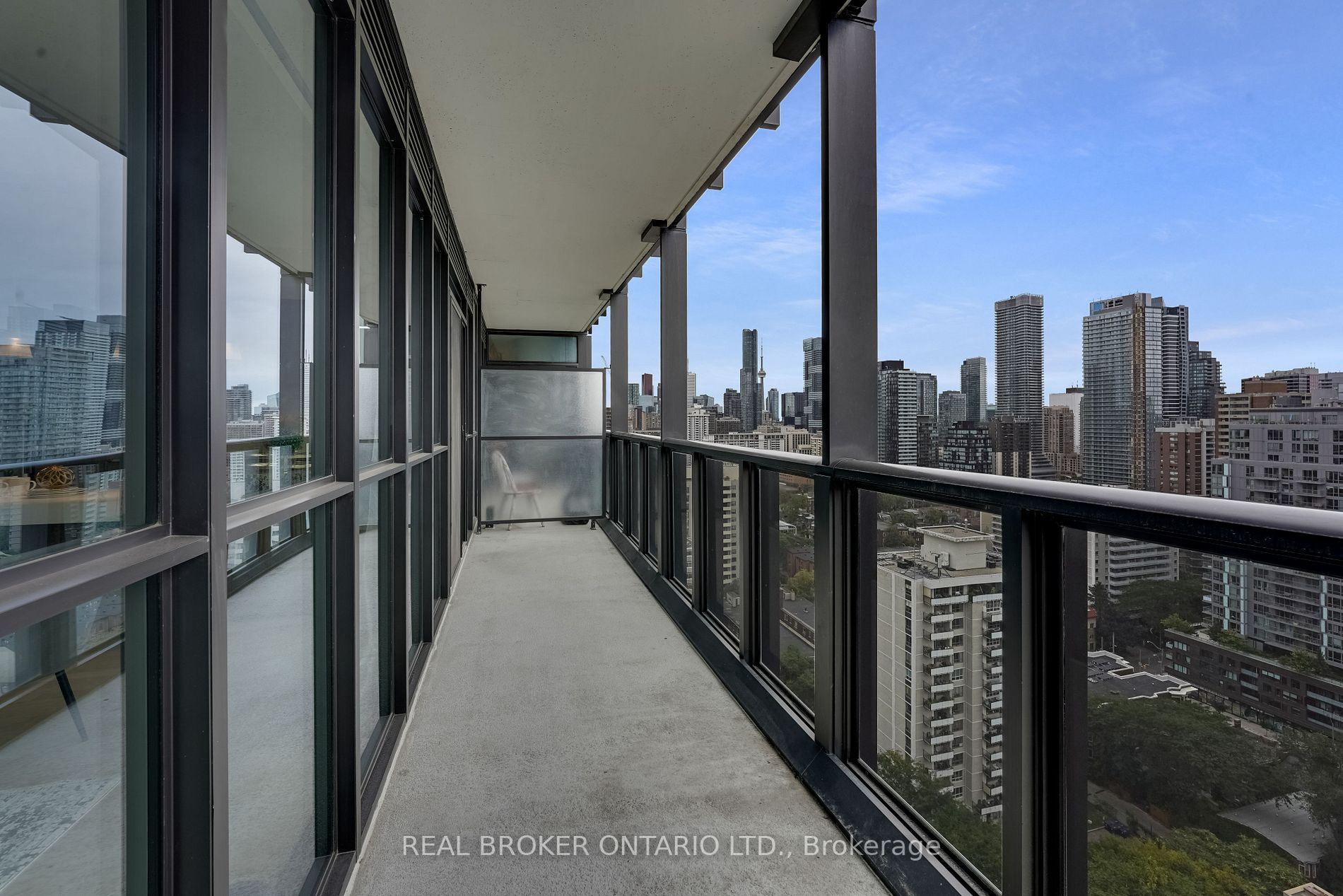 101 Charles St E, #2005