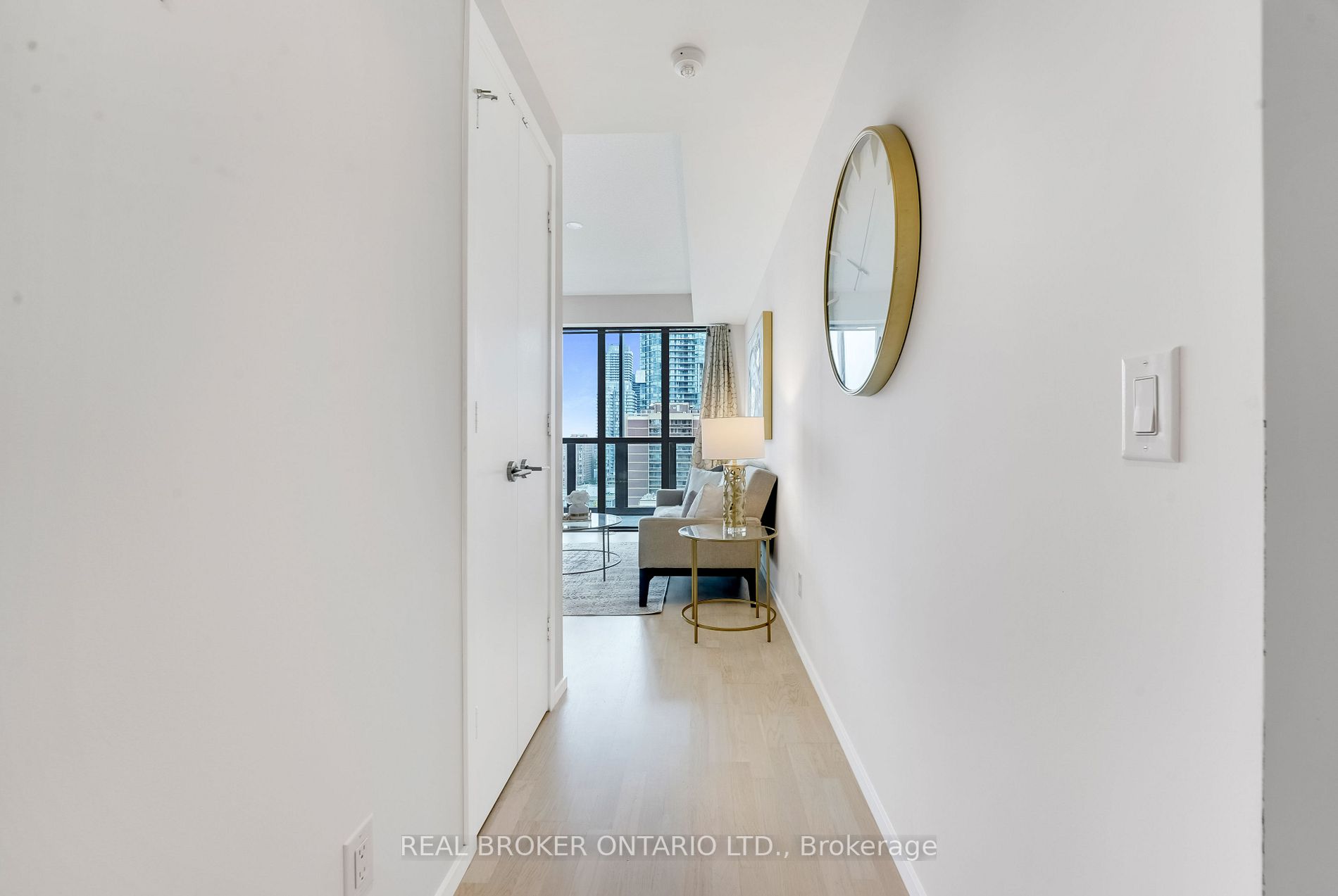 101 Charles St E, #2005