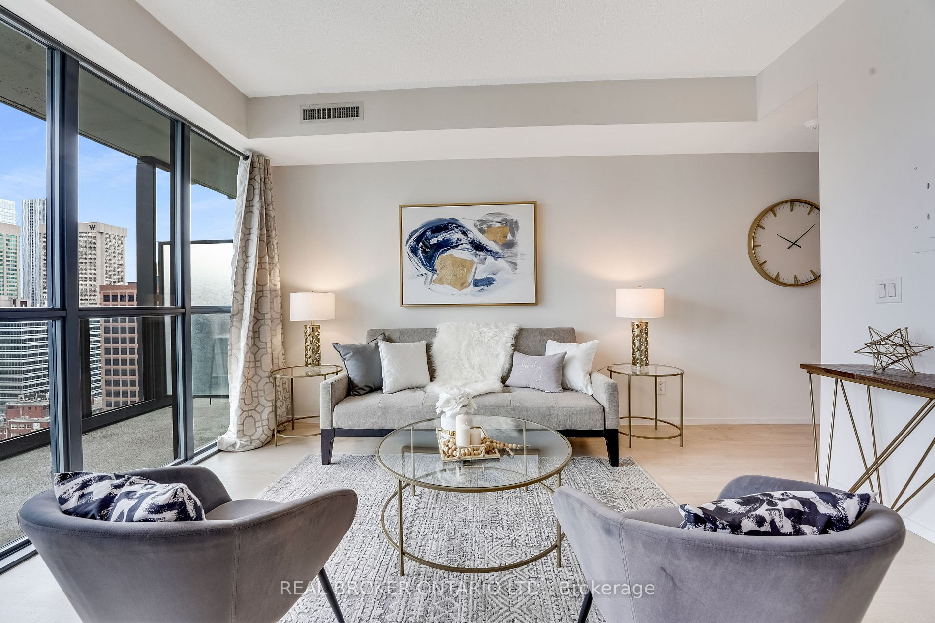 101 Charles St E, #2005