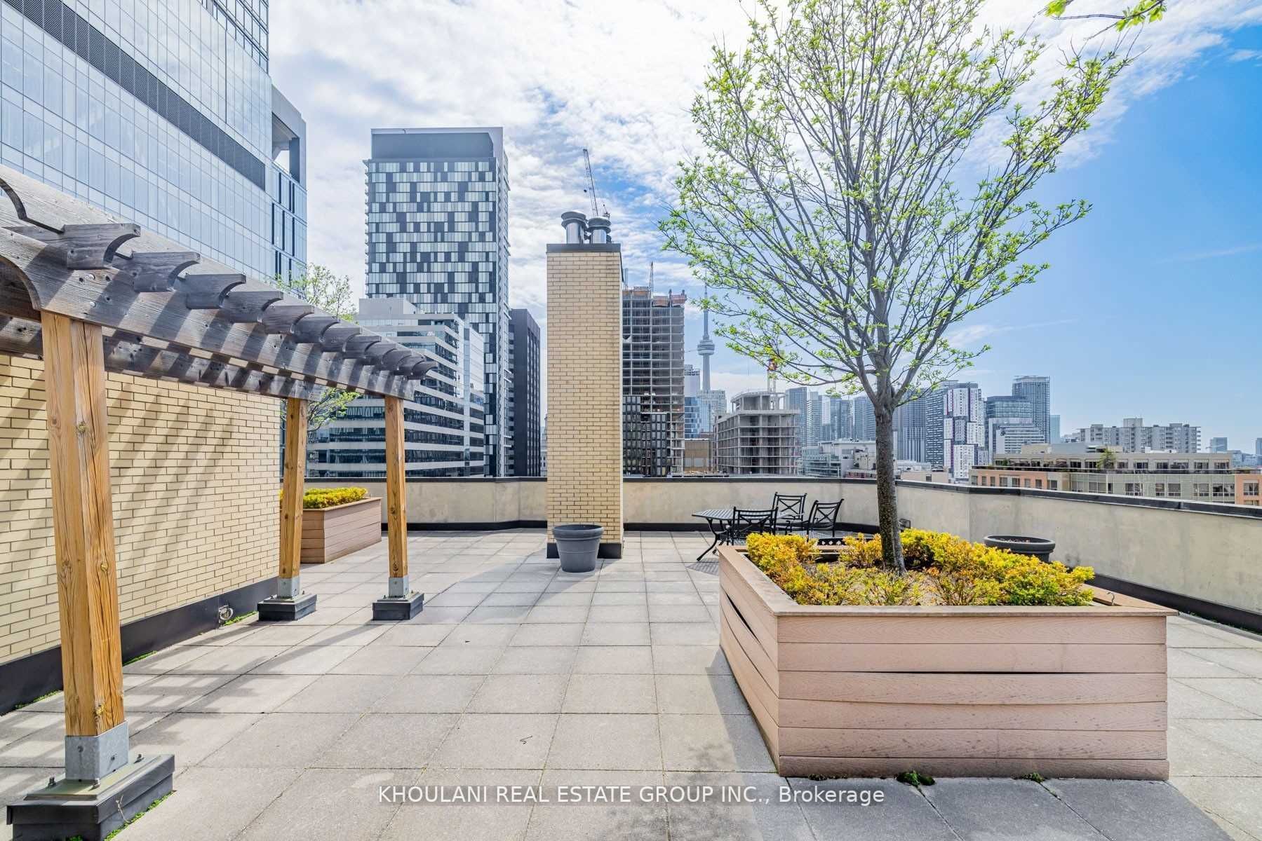 280 Simcoe St, #709