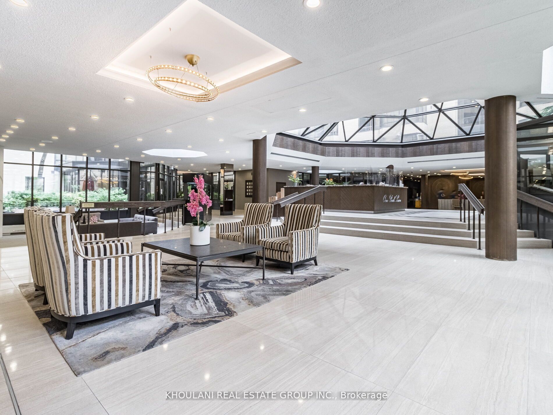 280 Simcoe St, #709