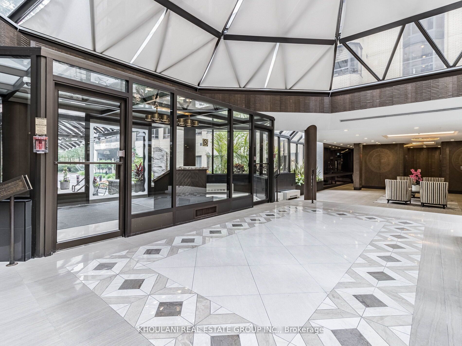 280 Simcoe St, #709
