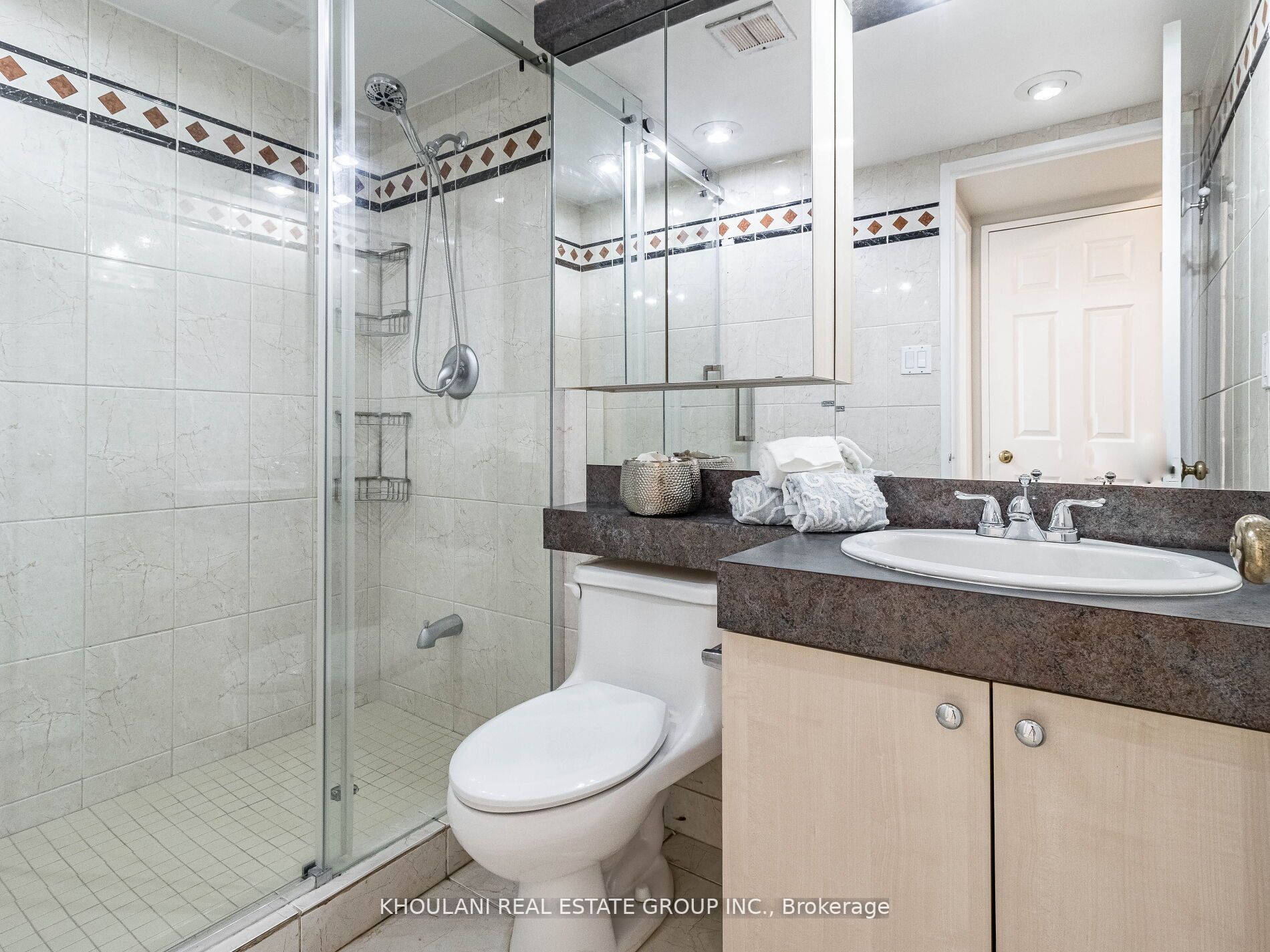 280 Simcoe St, #709