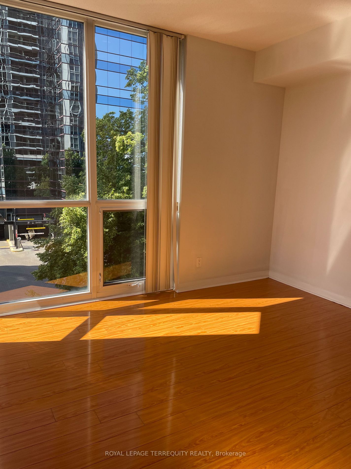 5791 Yonge St, #308