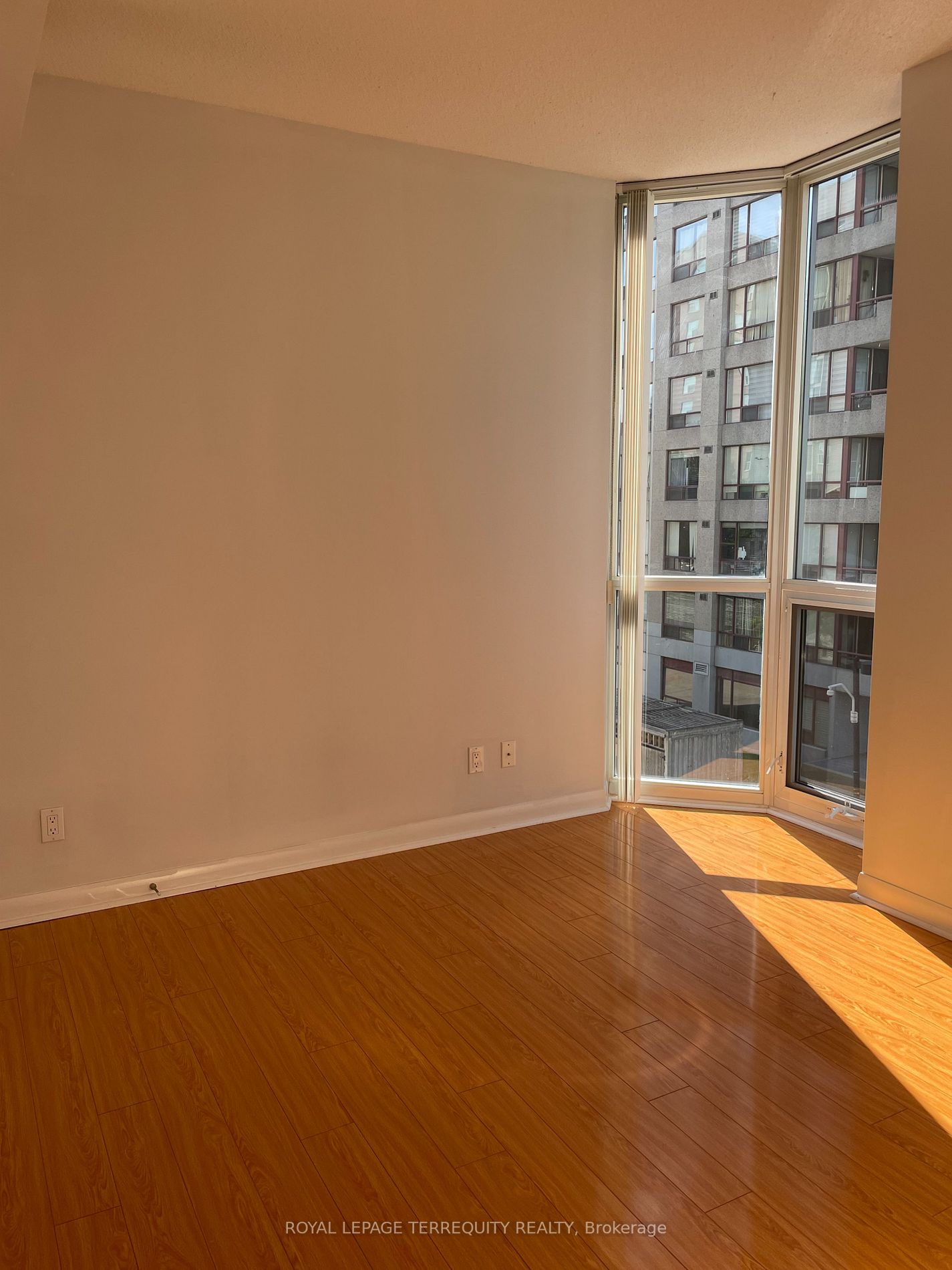 5791 Yonge St, #308