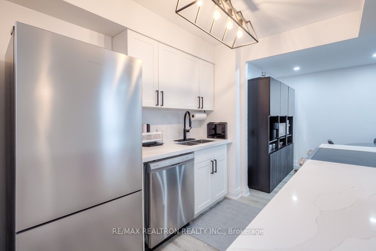 21 Overlea Blvd, #1405