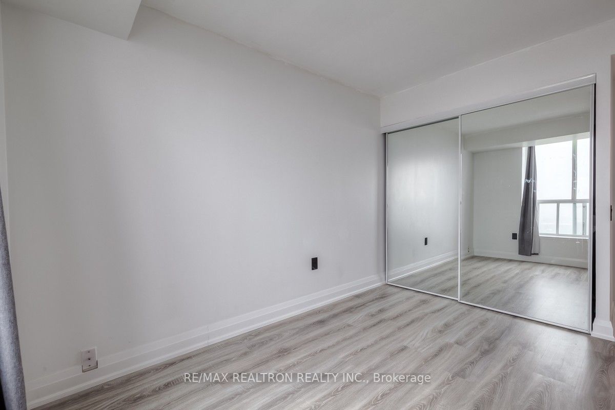 21 Overlea Blvd, #1405