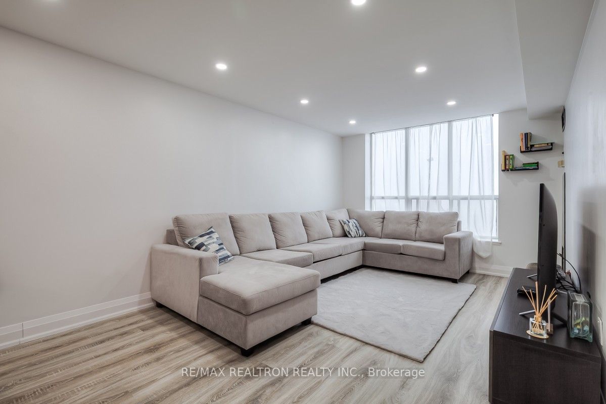 21 Overlea Blvd, #1405