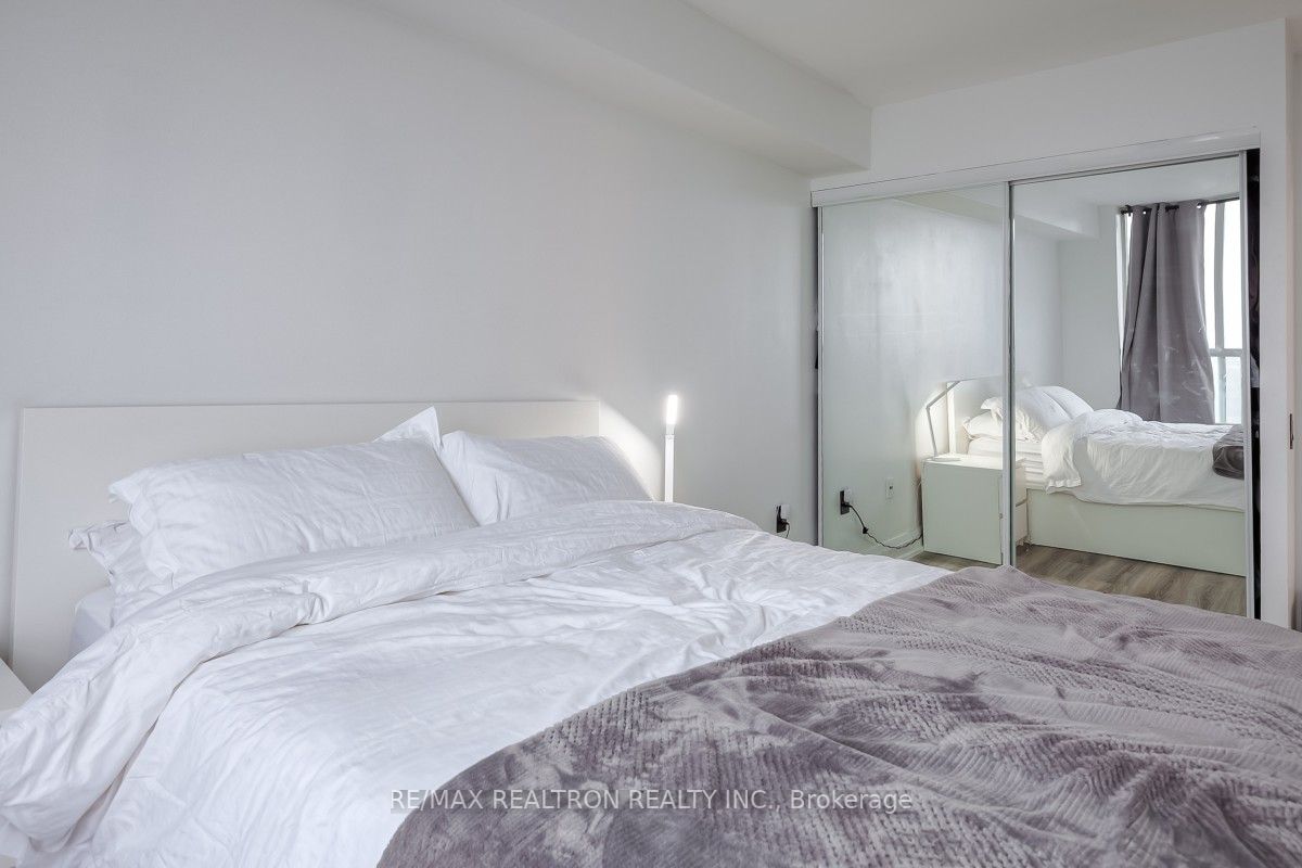 21 Overlea Blvd, #1405