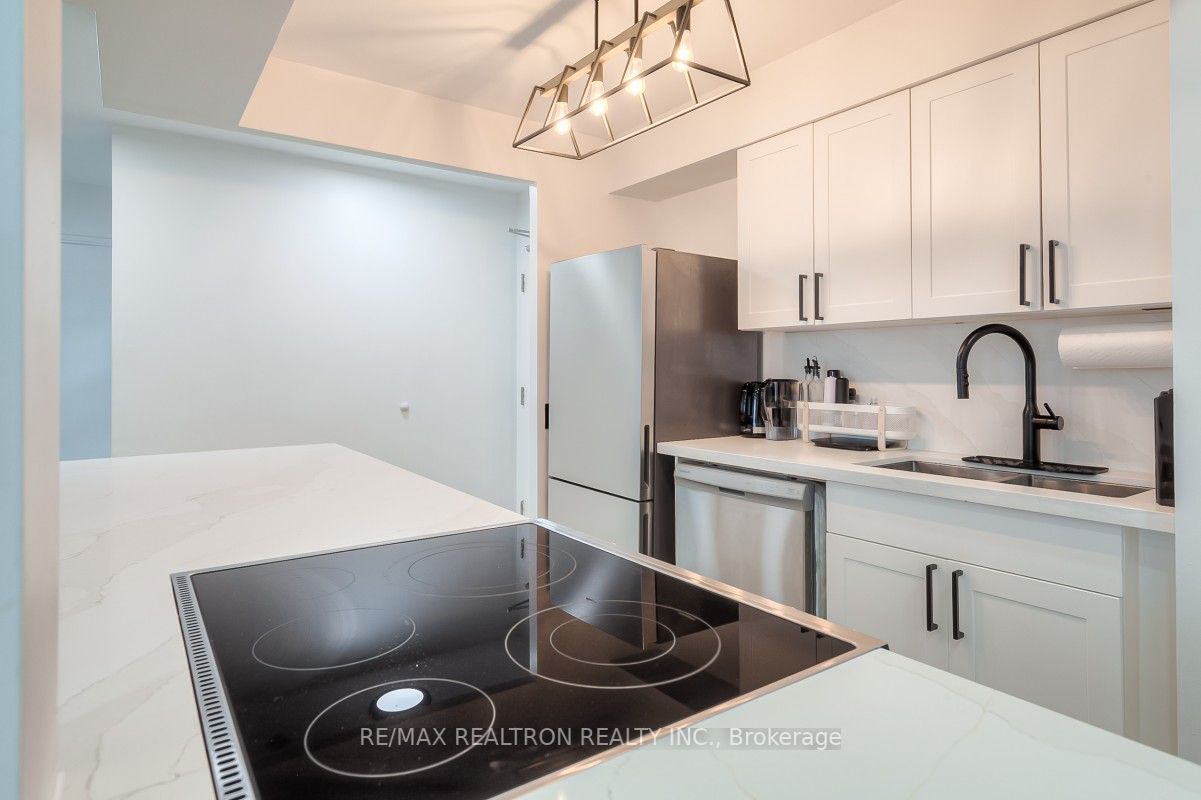 21 Overlea Blvd, #1405