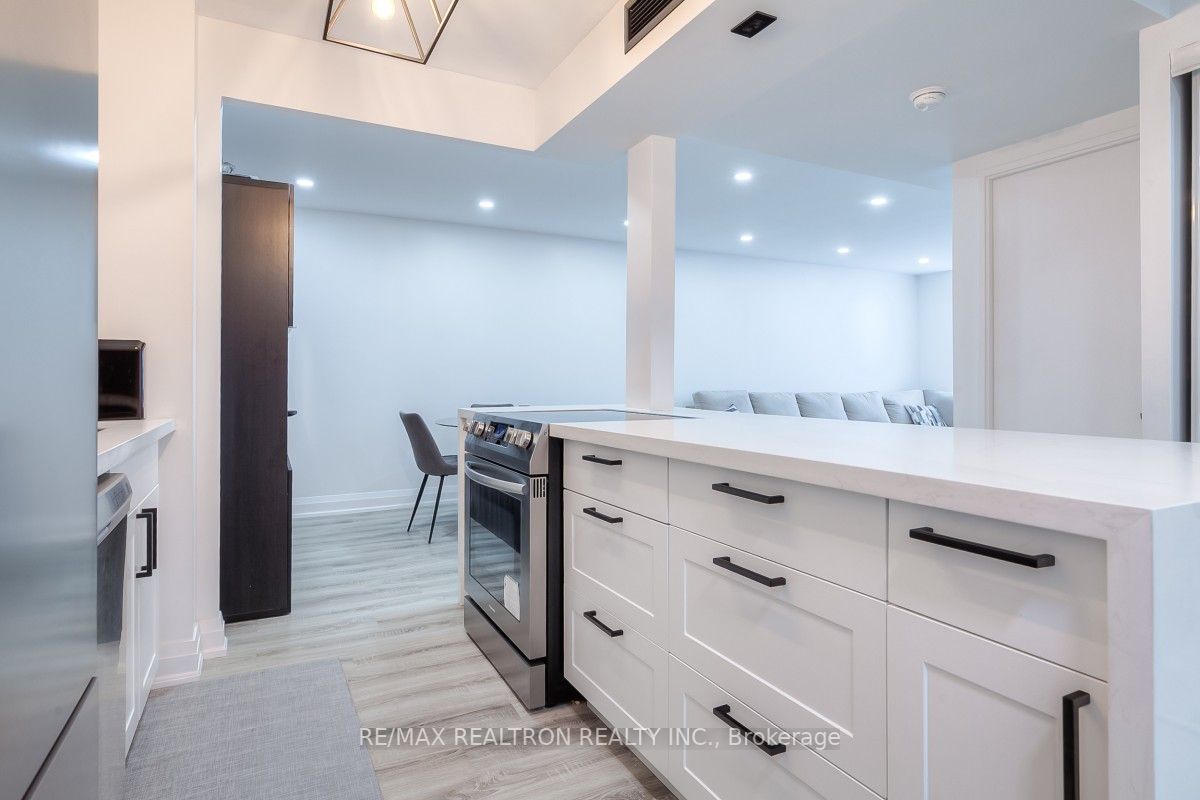 21 Overlea Blvd, #1405