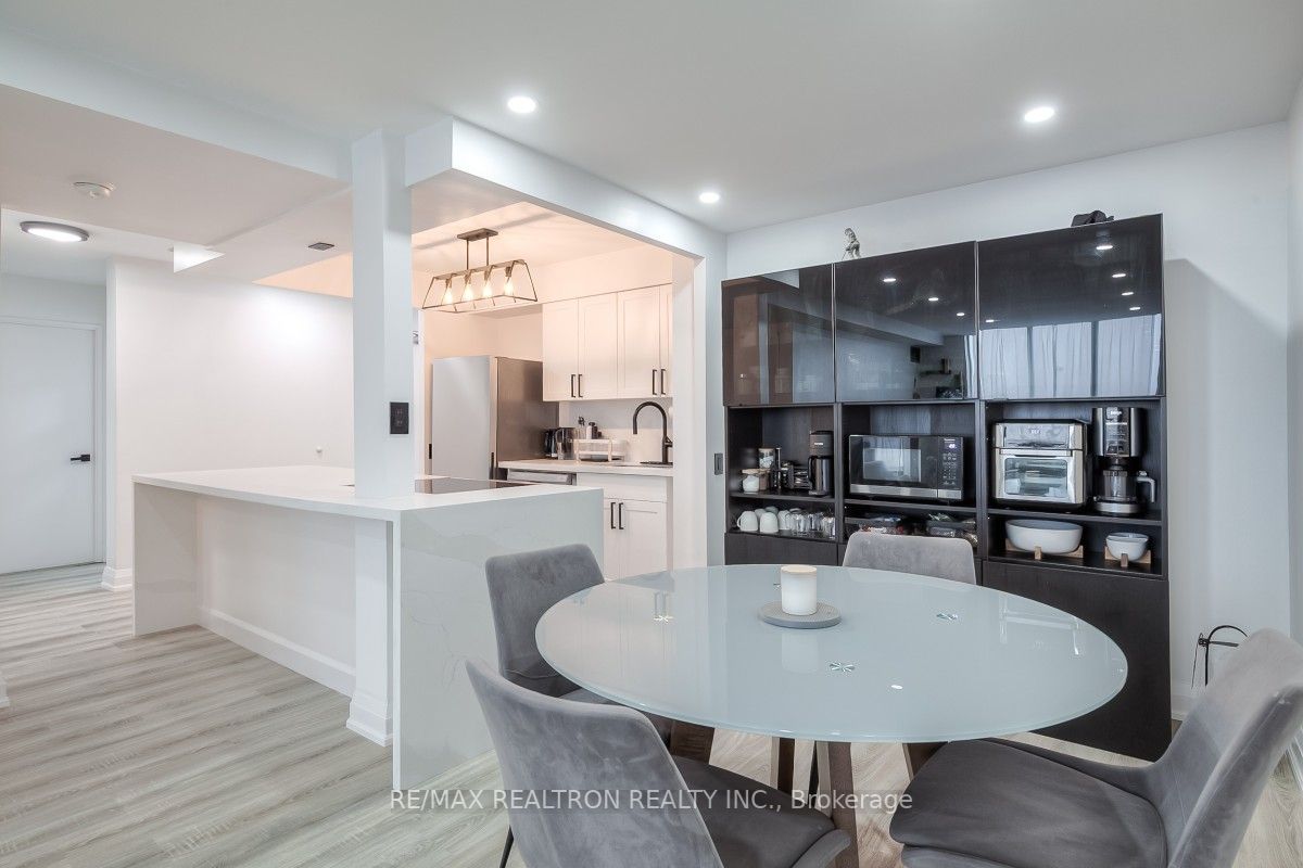 21 Overlea Blvd, #1405