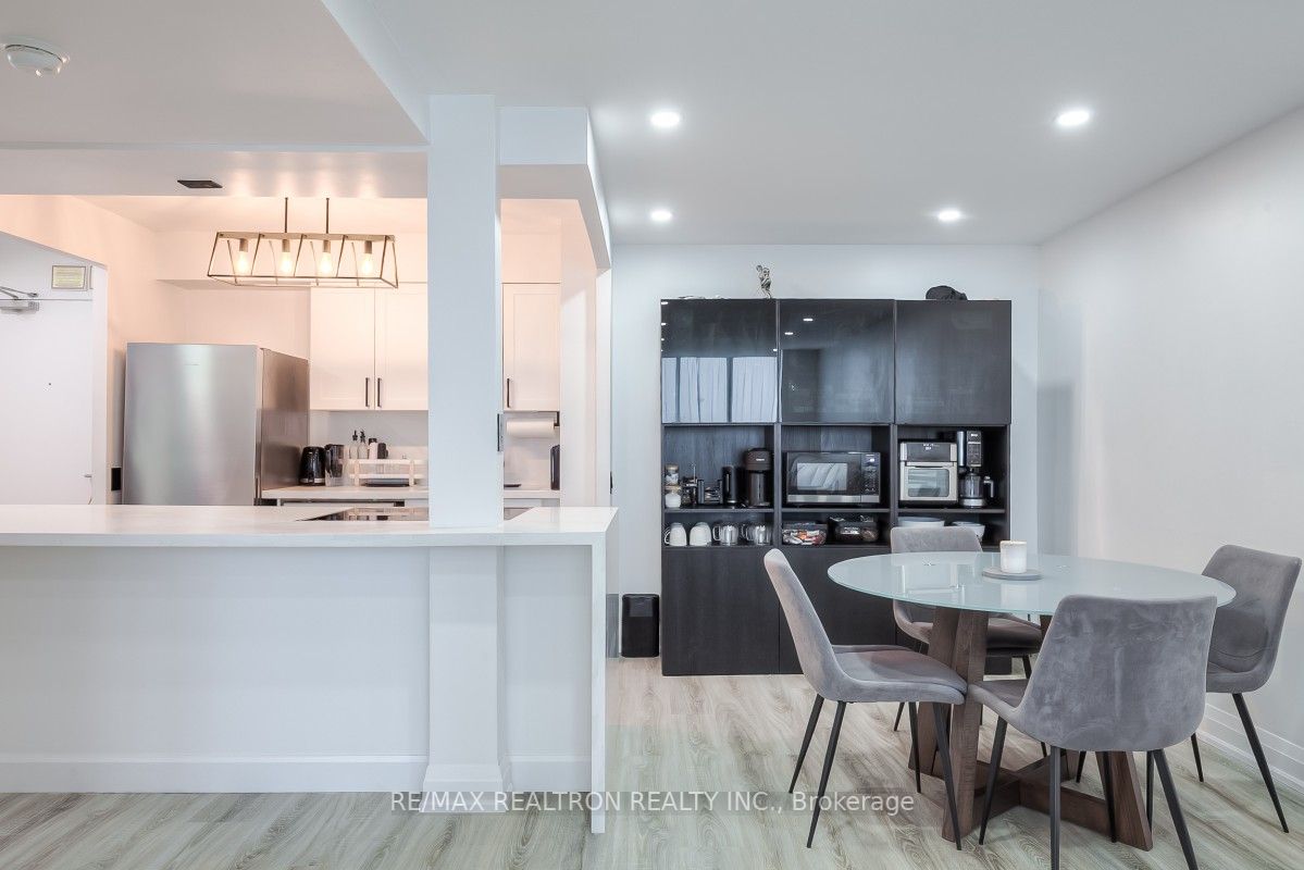 21 Overlea Blvd, #1405