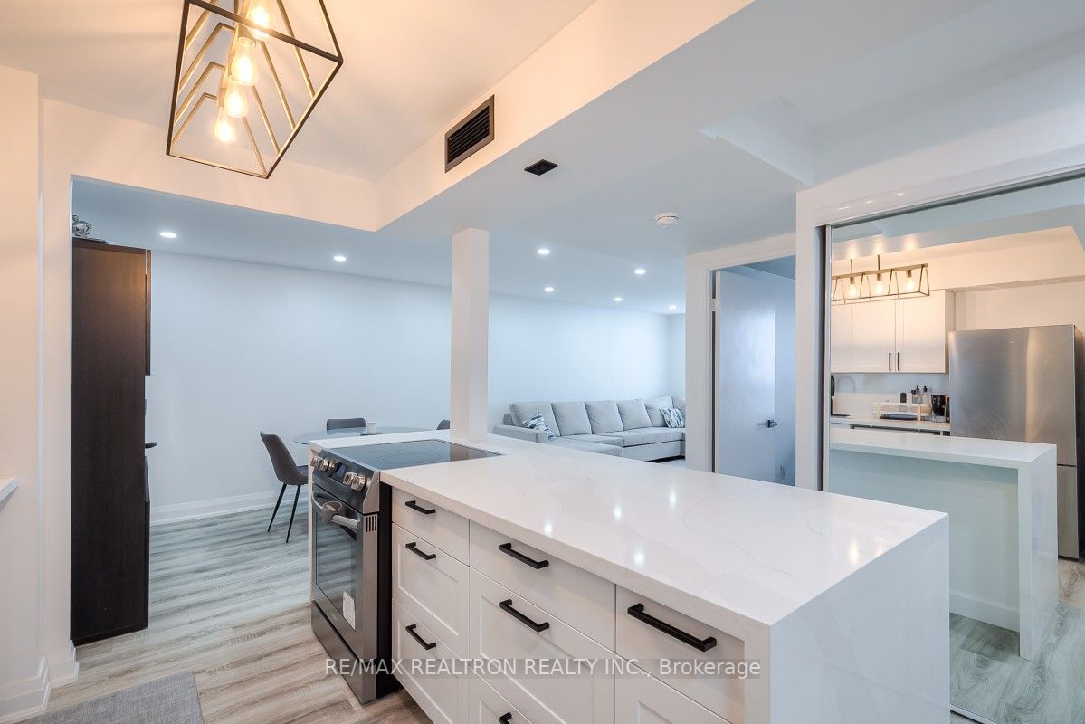 21 Overlea Blvd, #1405