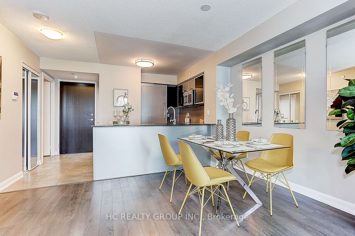 5168 Yonge St, #606