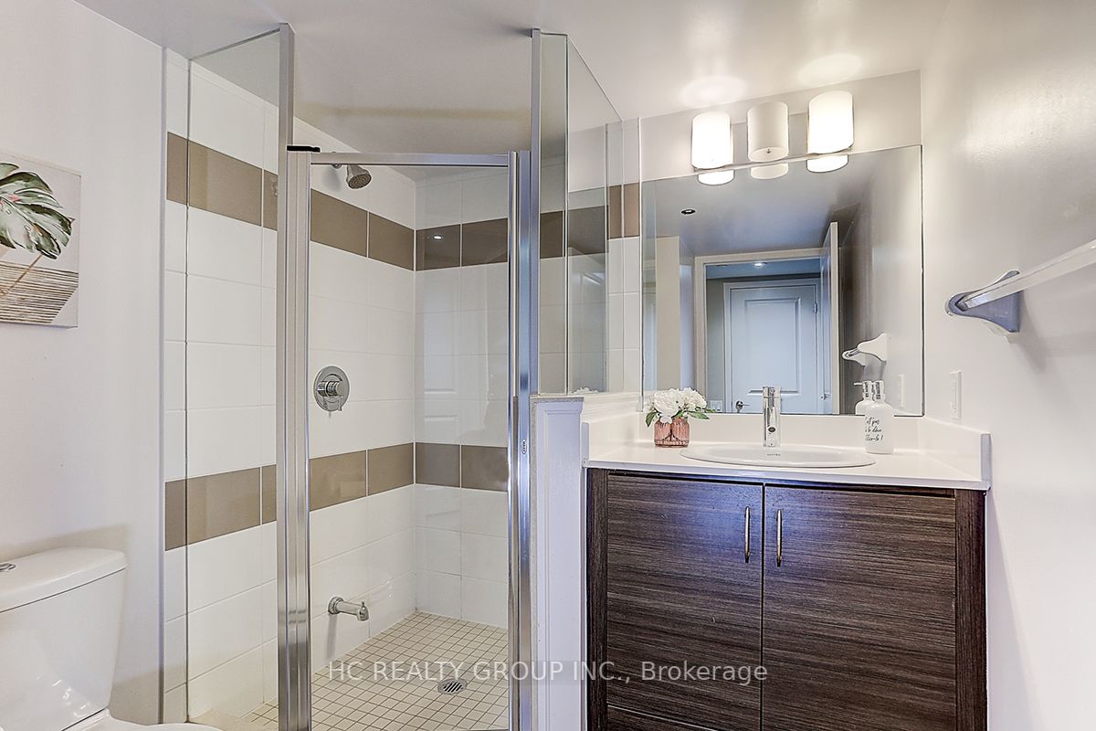 5168 Yonge St, #606
