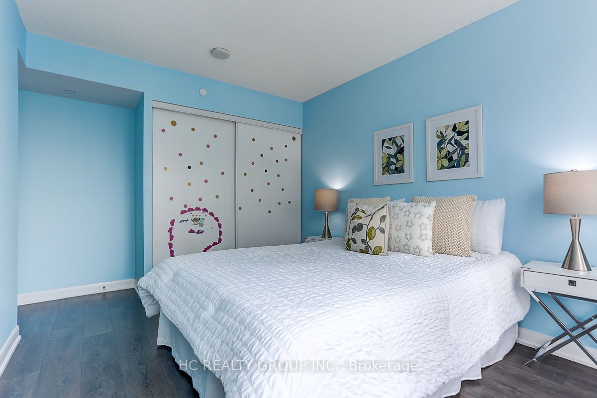 5168 Yonge St, #606