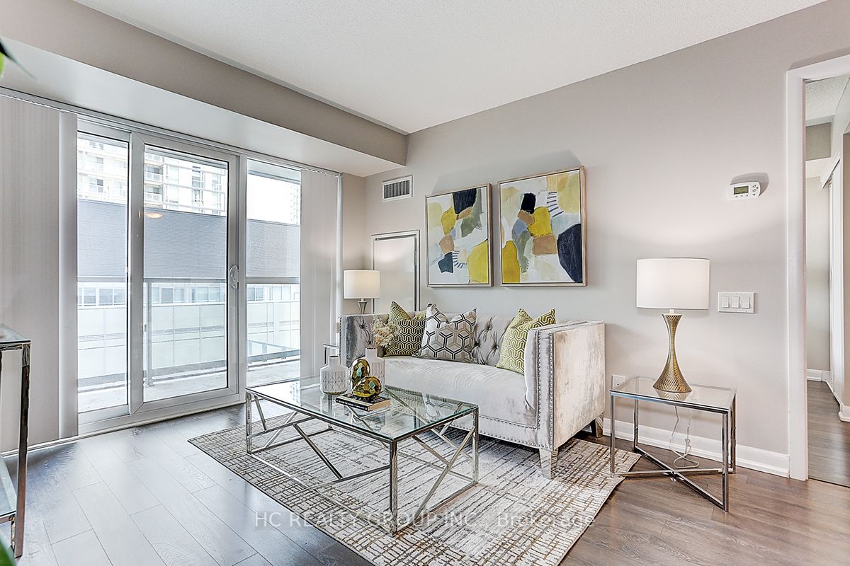 5168 Yonge St, #606