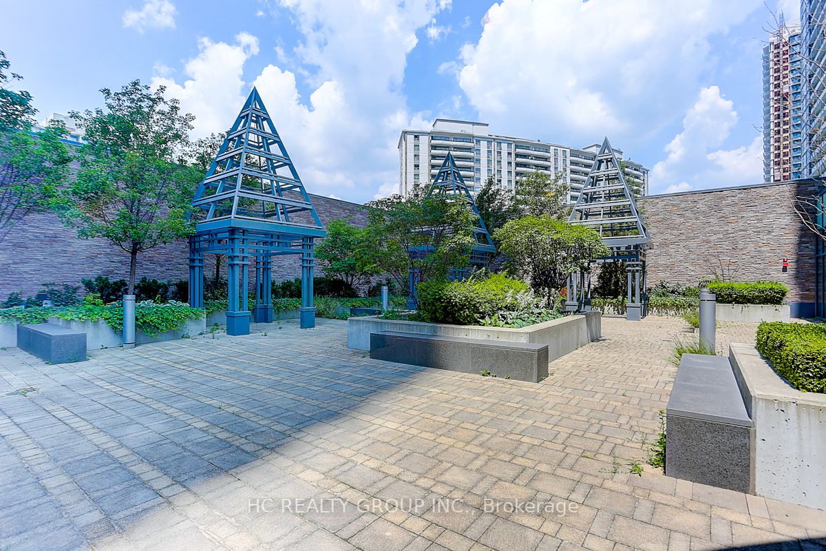 5168 Yonge St, #606