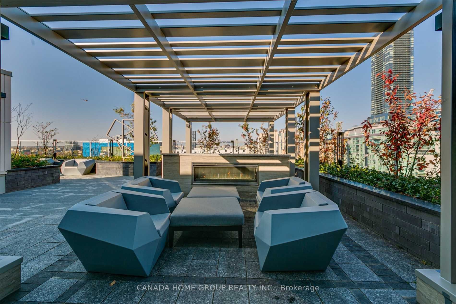 50 Mccaul St, #303