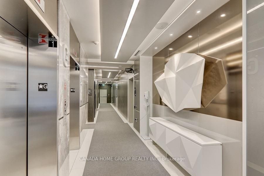 50 Mccaul St, #303