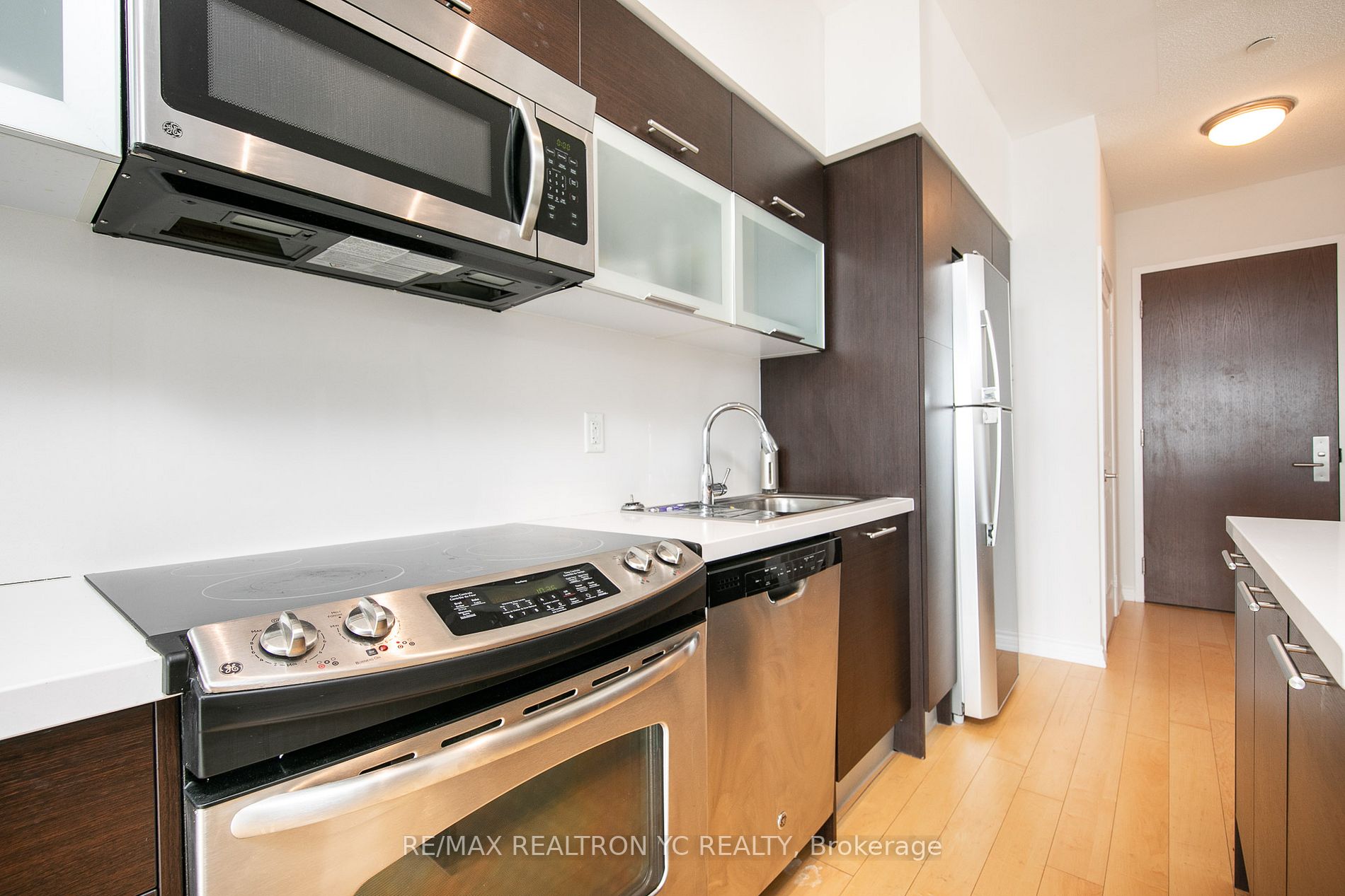 386 Yonge St, #3513