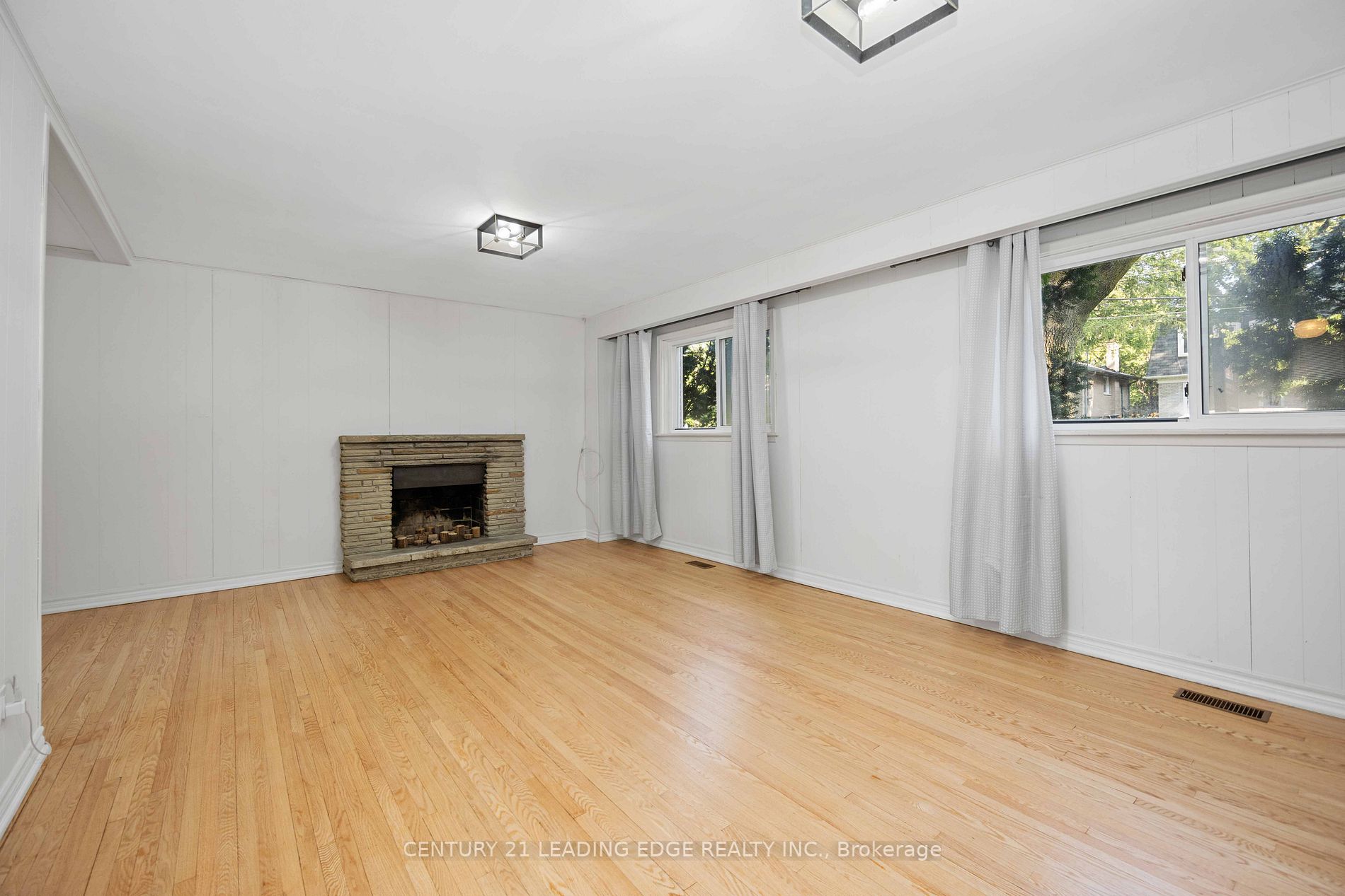 25 Karen Rd