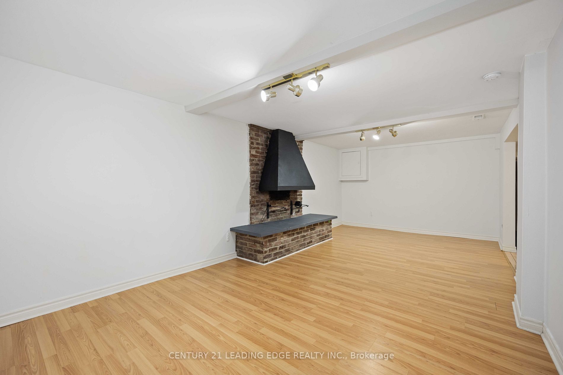 25 Karen Rd