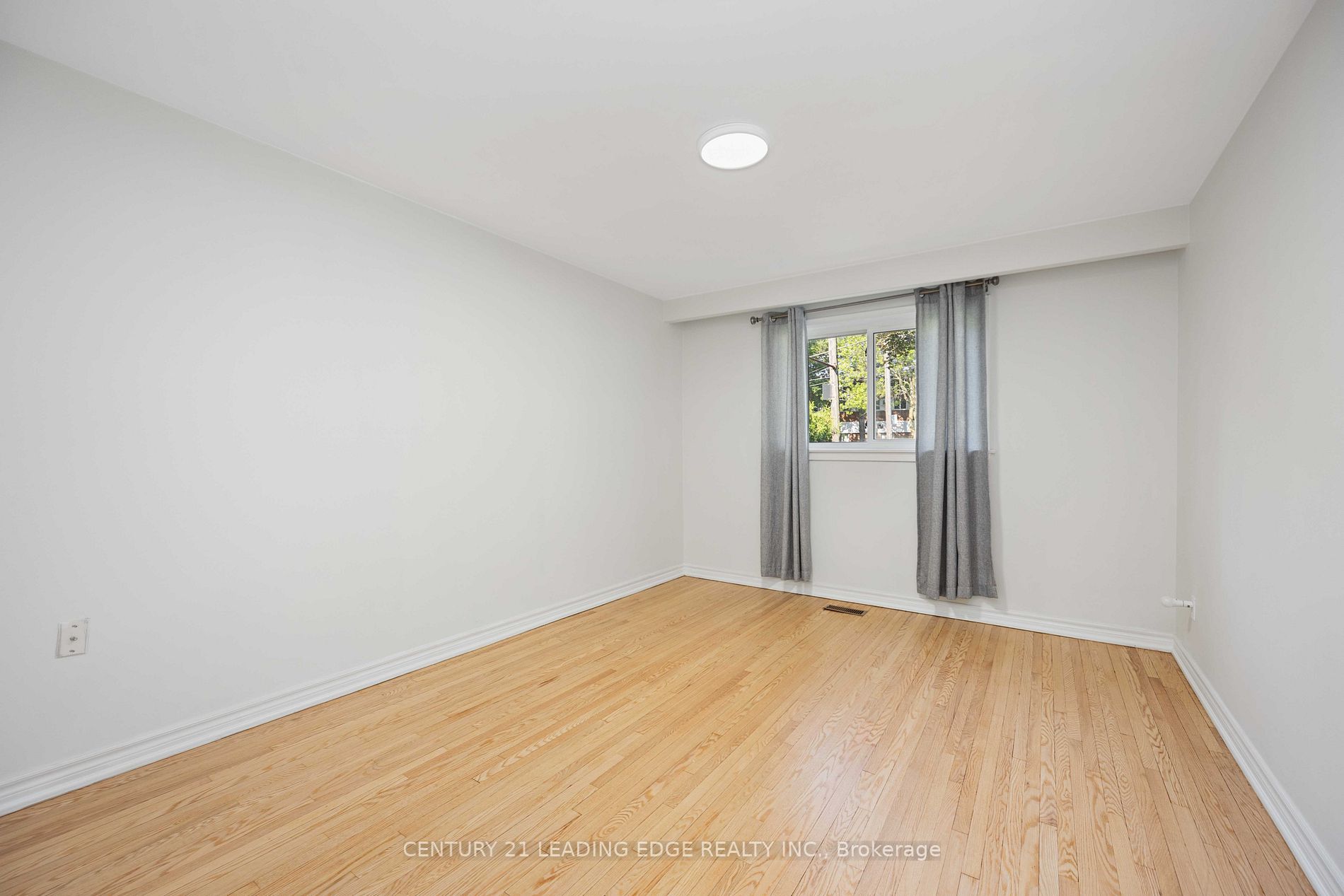 25 Karen Rd