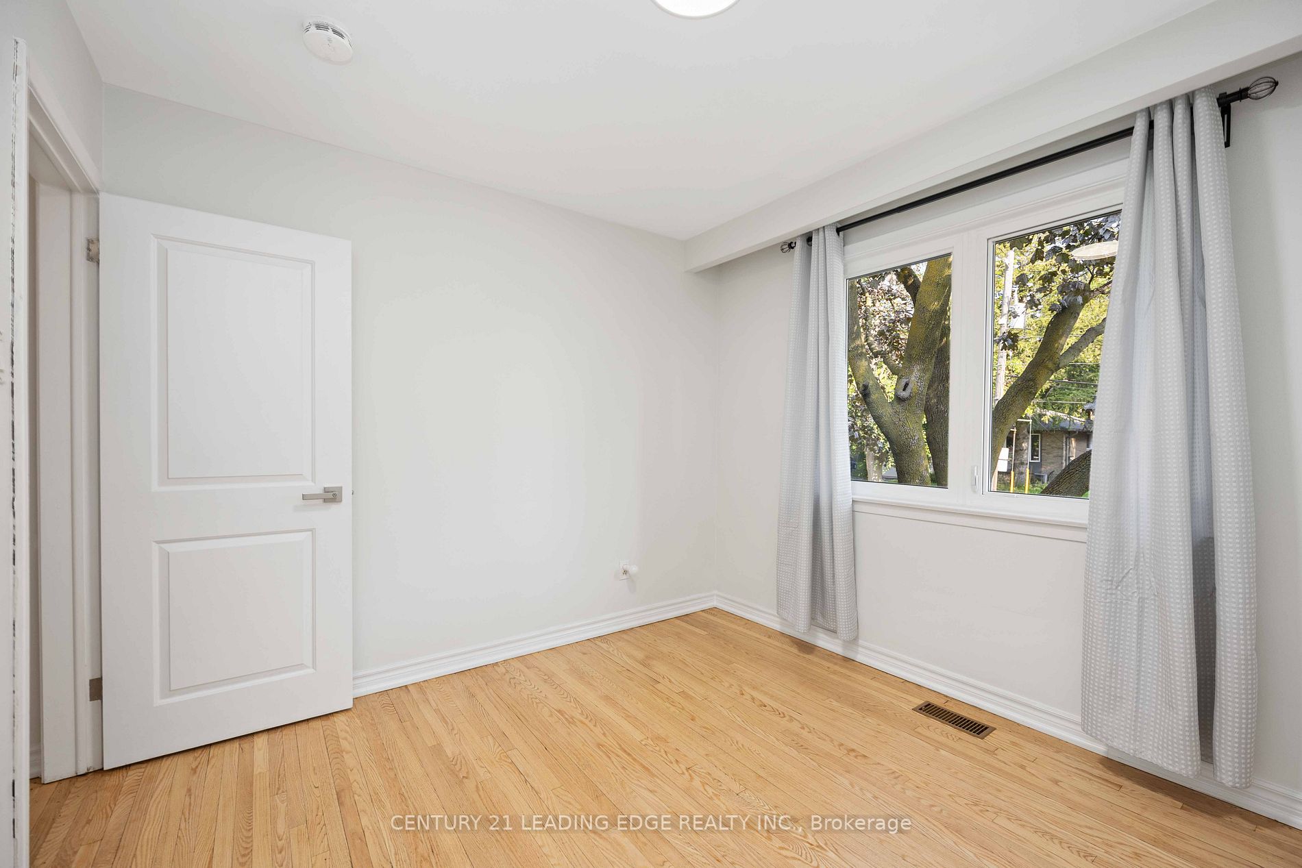 25 Karen Rd