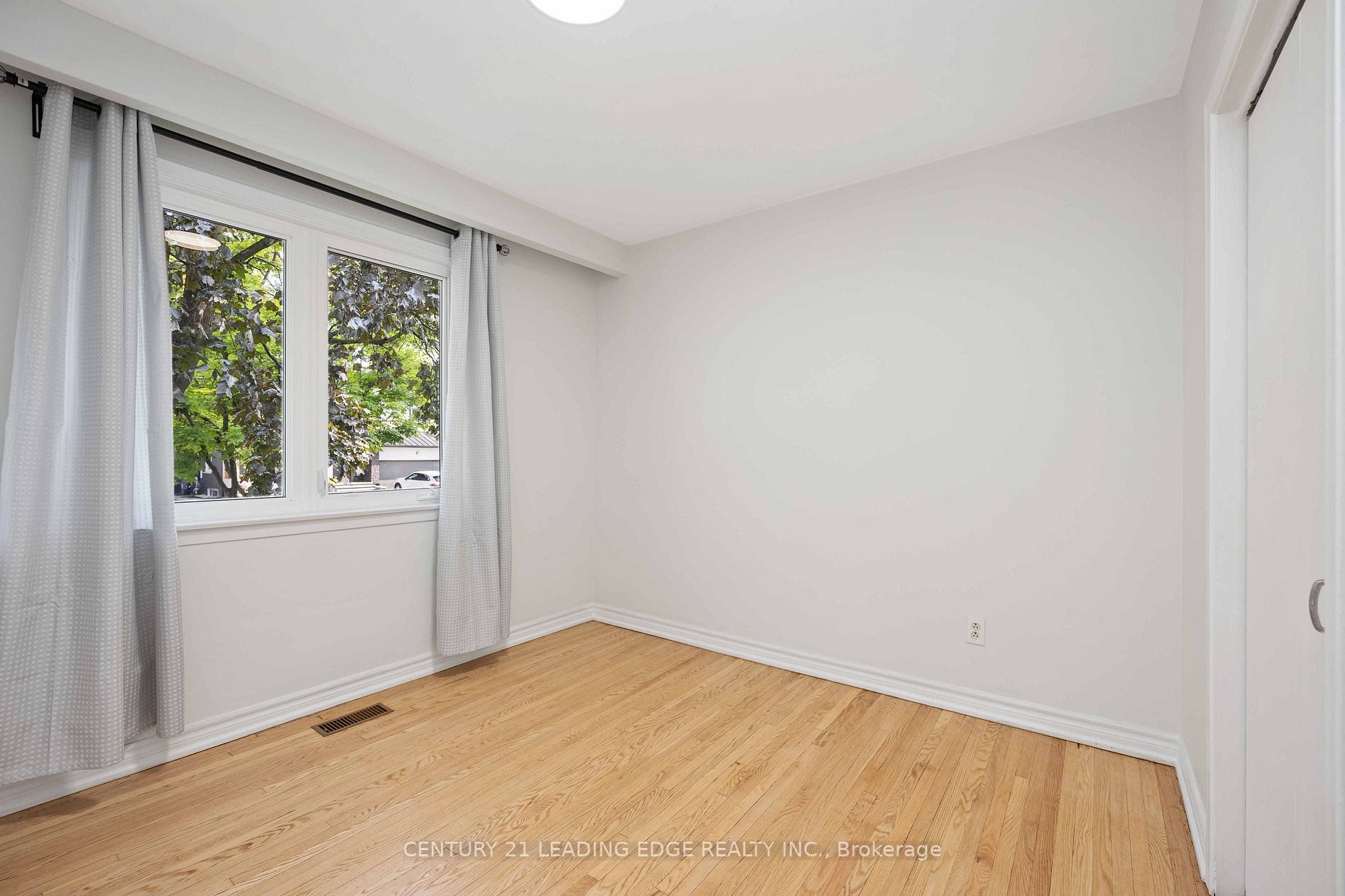 25 Karen Rd
