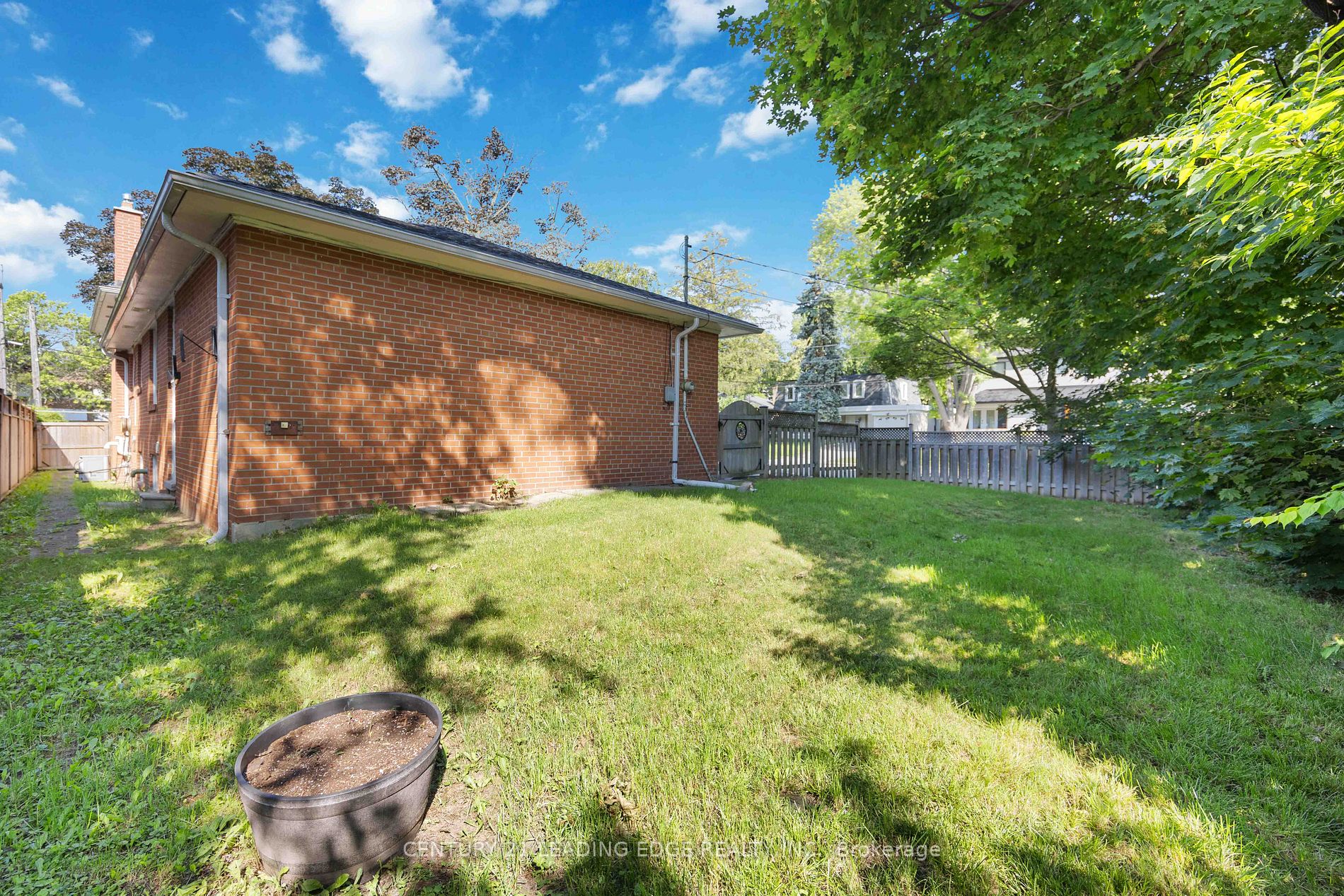 25 Karen Rd