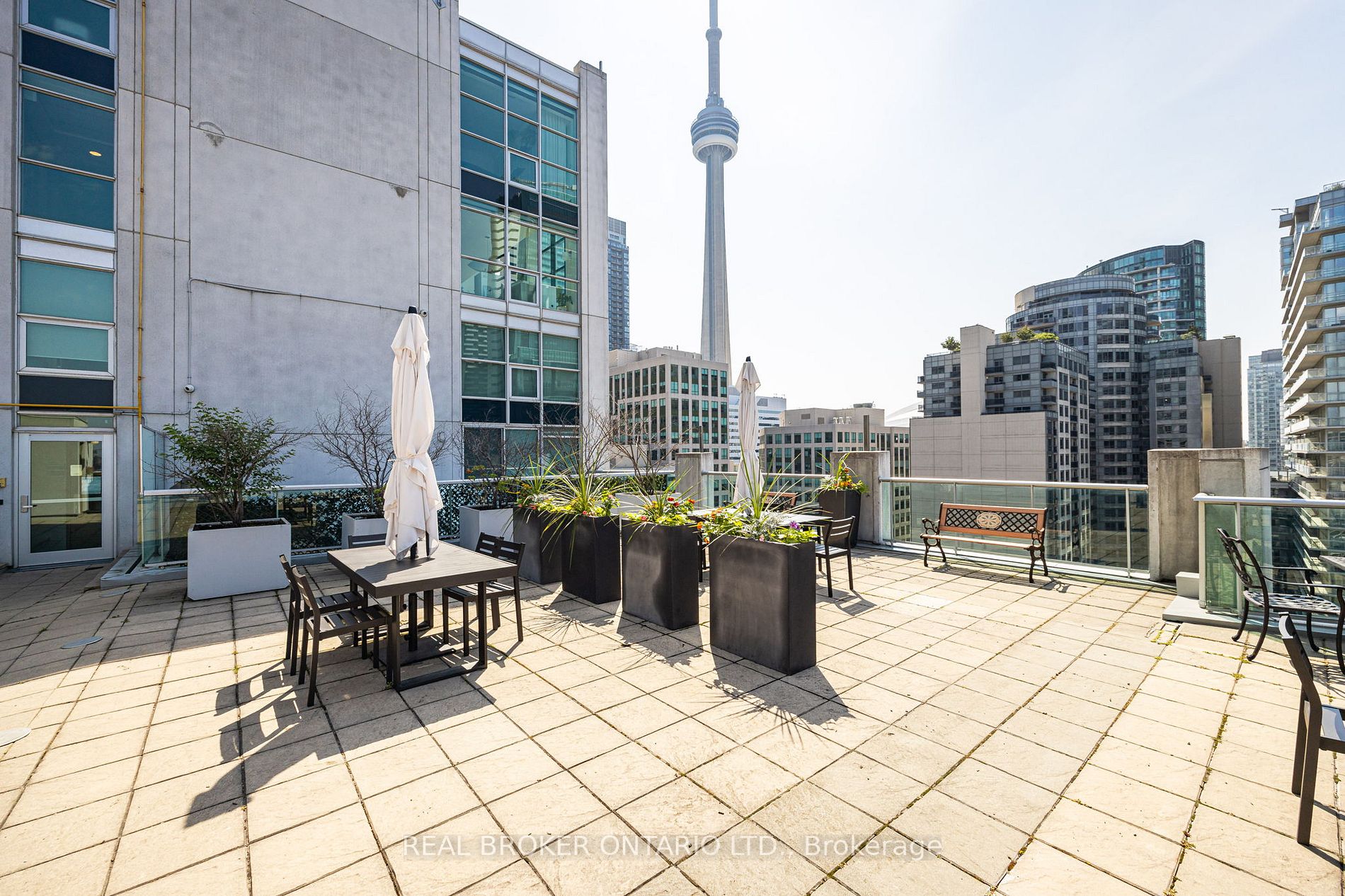 36 Blue Jays Way, #910