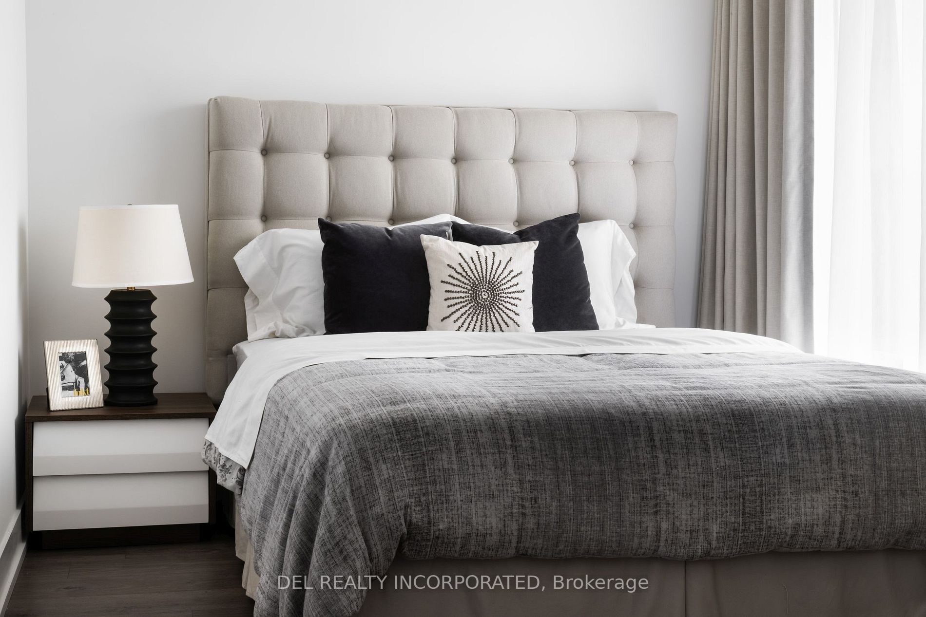 25 Adra Grado Way, #330