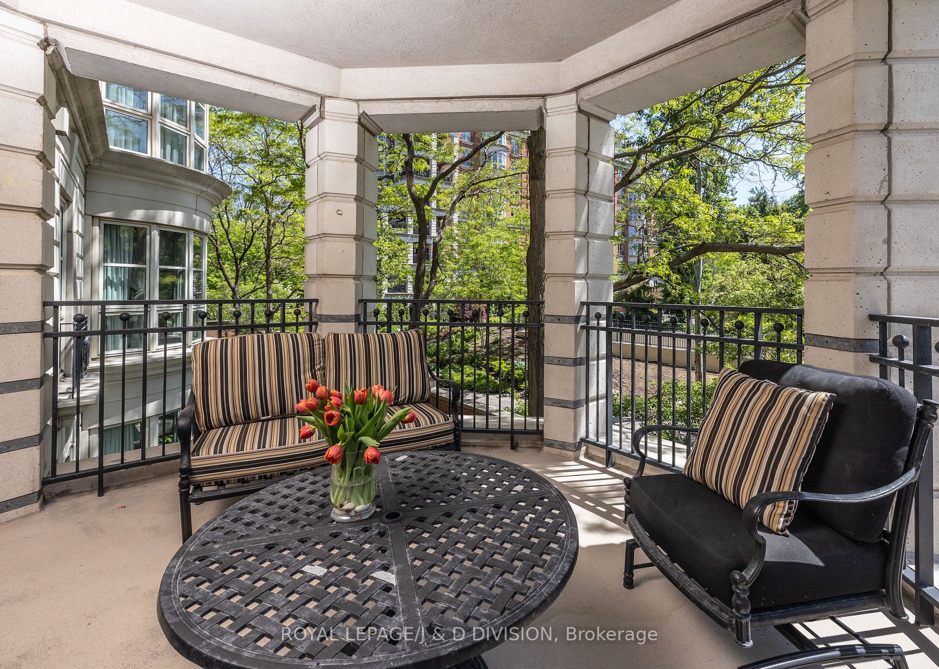 2 Chedington Pl, #2C